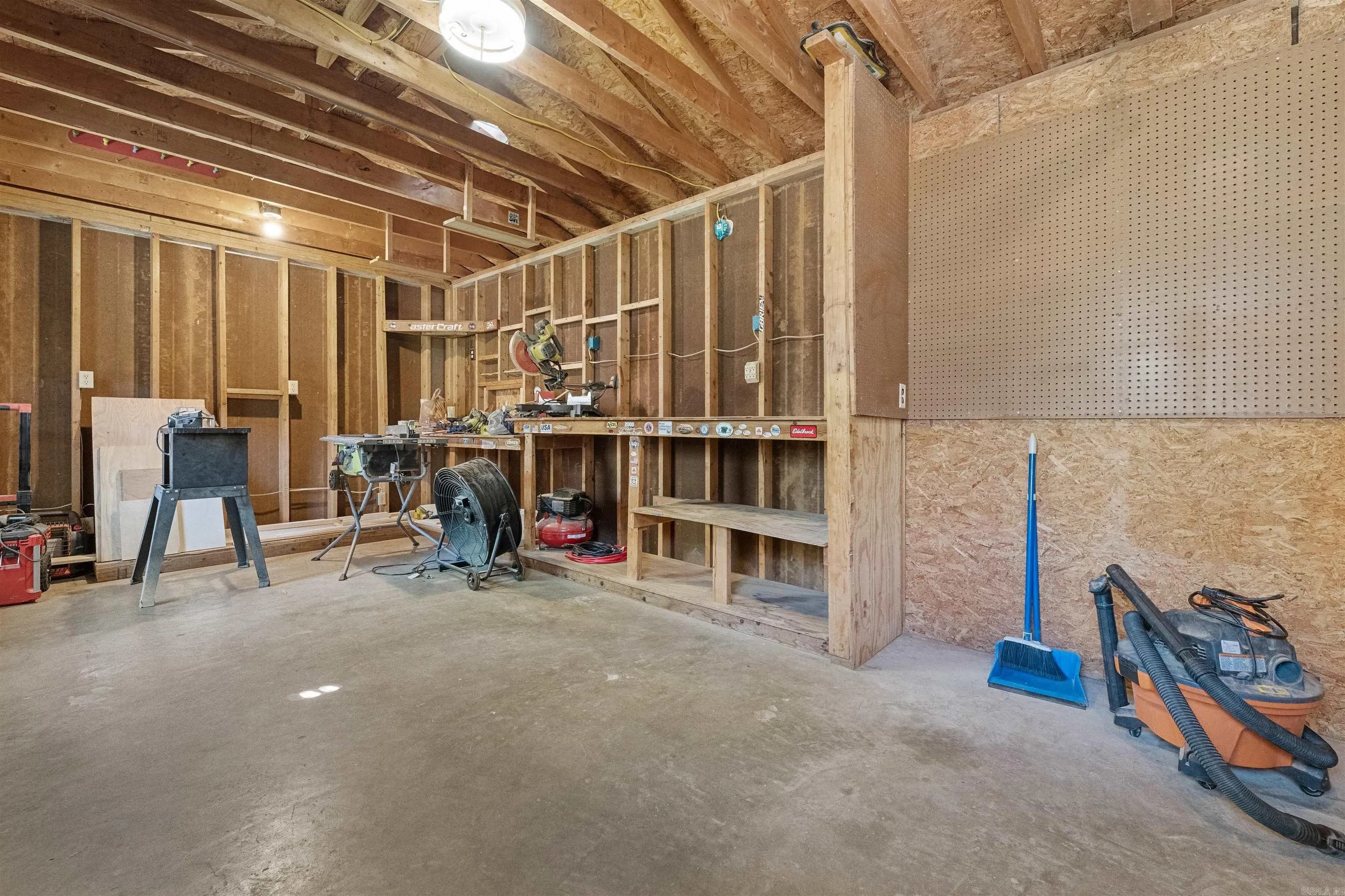 Property at 504 S Claremont - Image 35