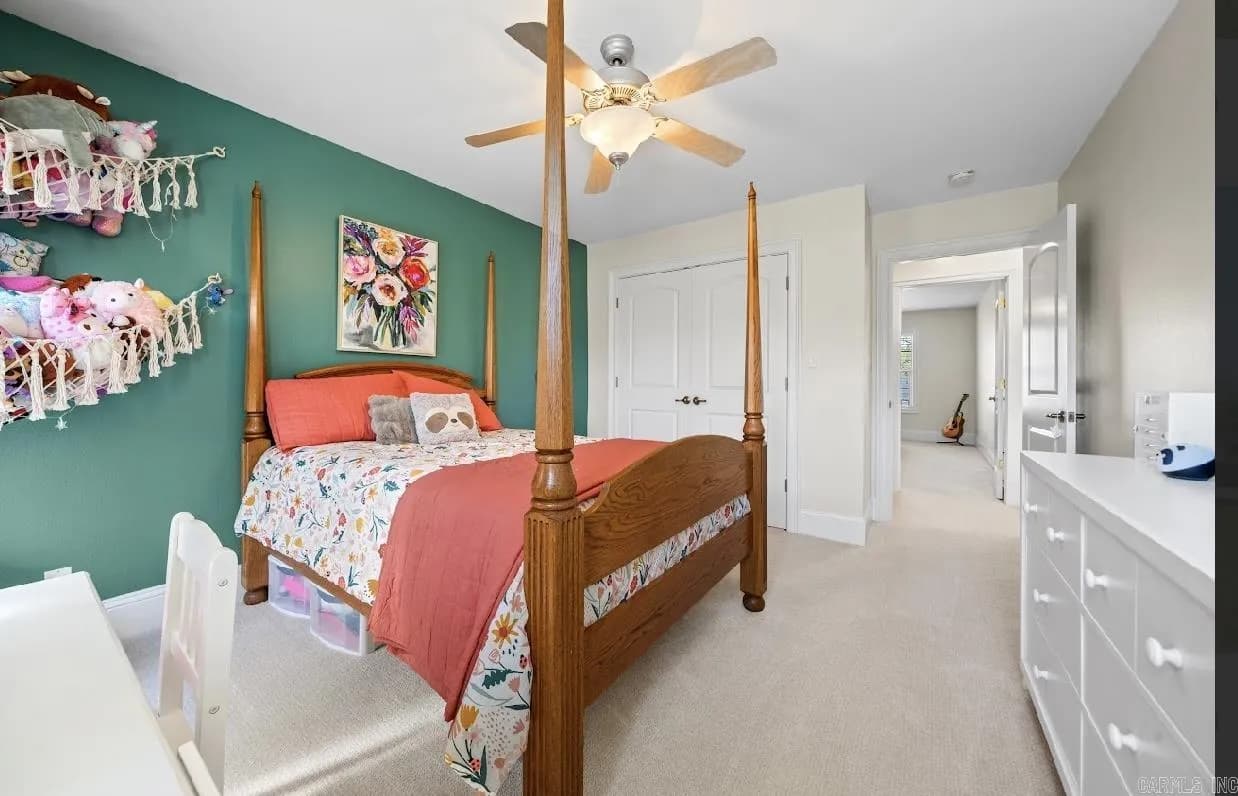 Property at 117  Summer dog - Image 33
