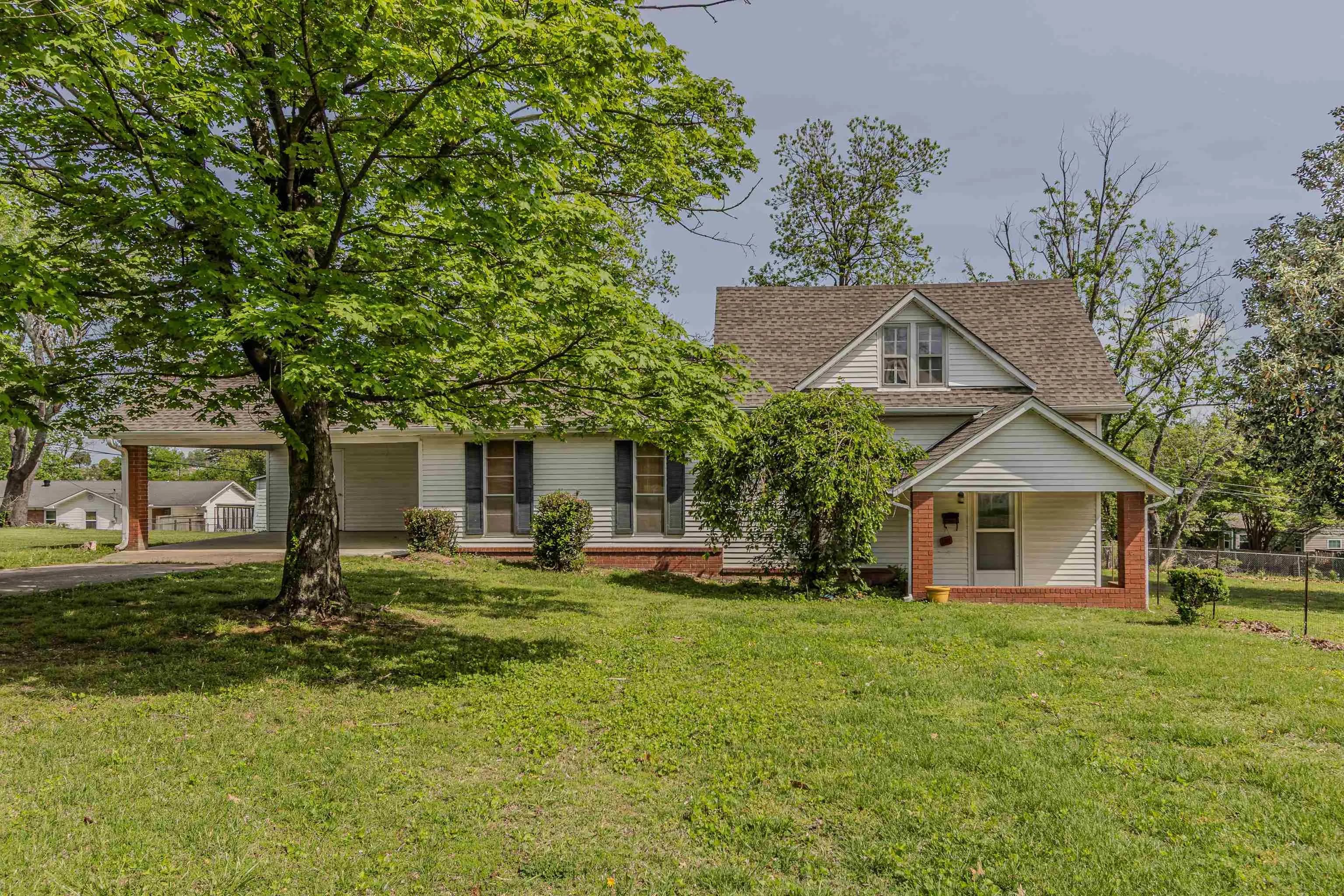 Property at 1007 W Mueller - Image 1