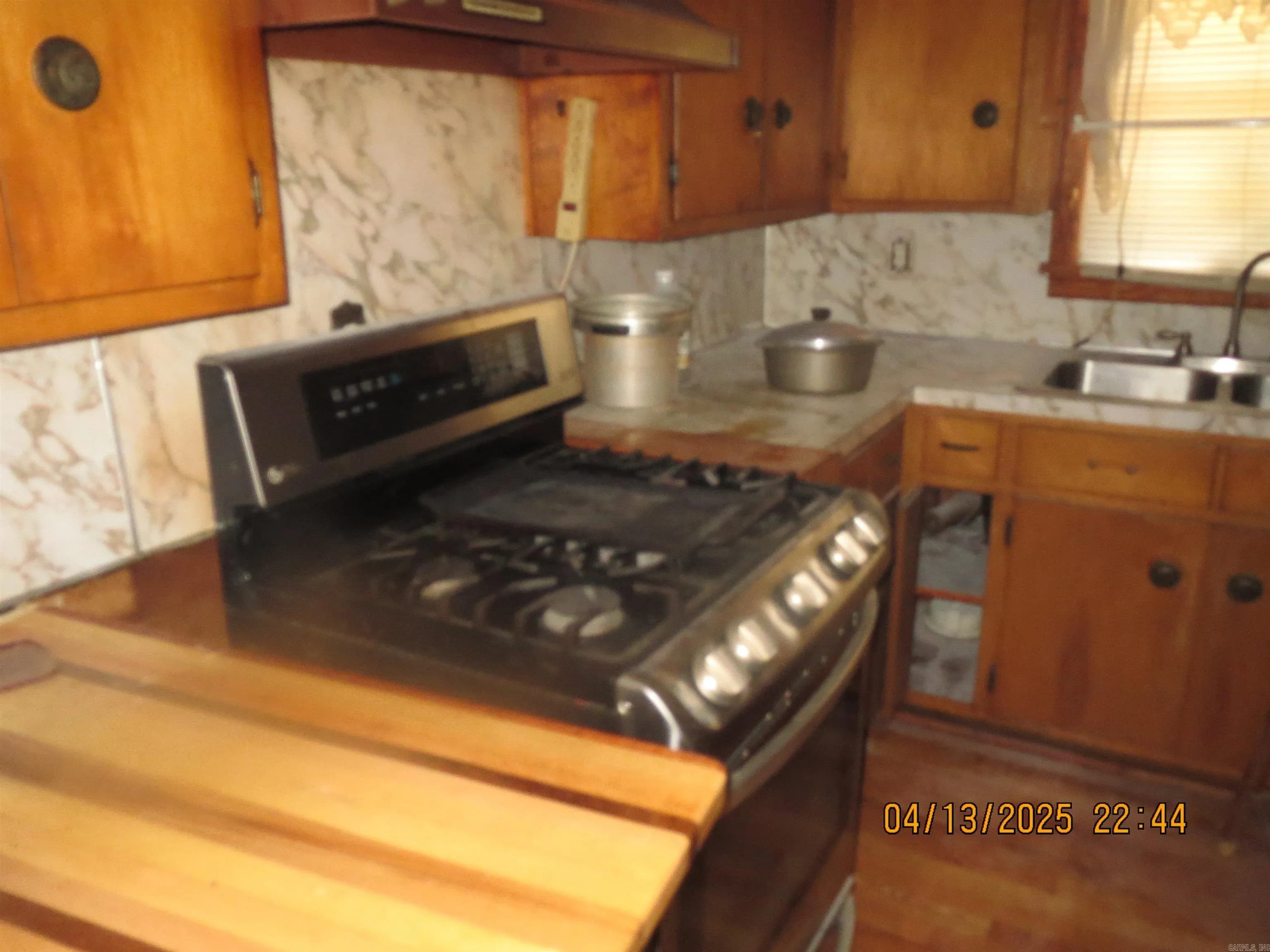 Property at 609 E Central - Image 19