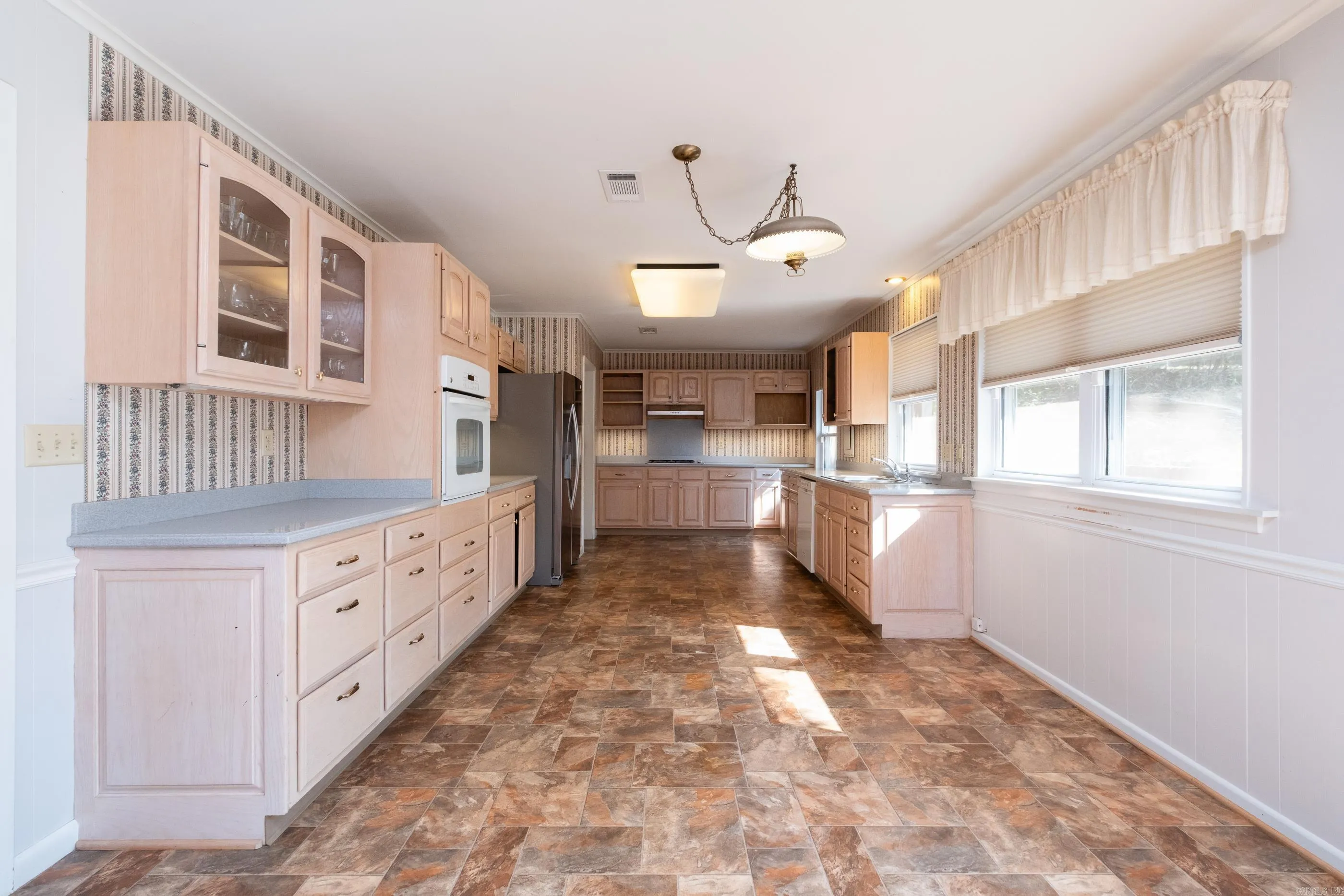 Property at 519  Hall - Image 11