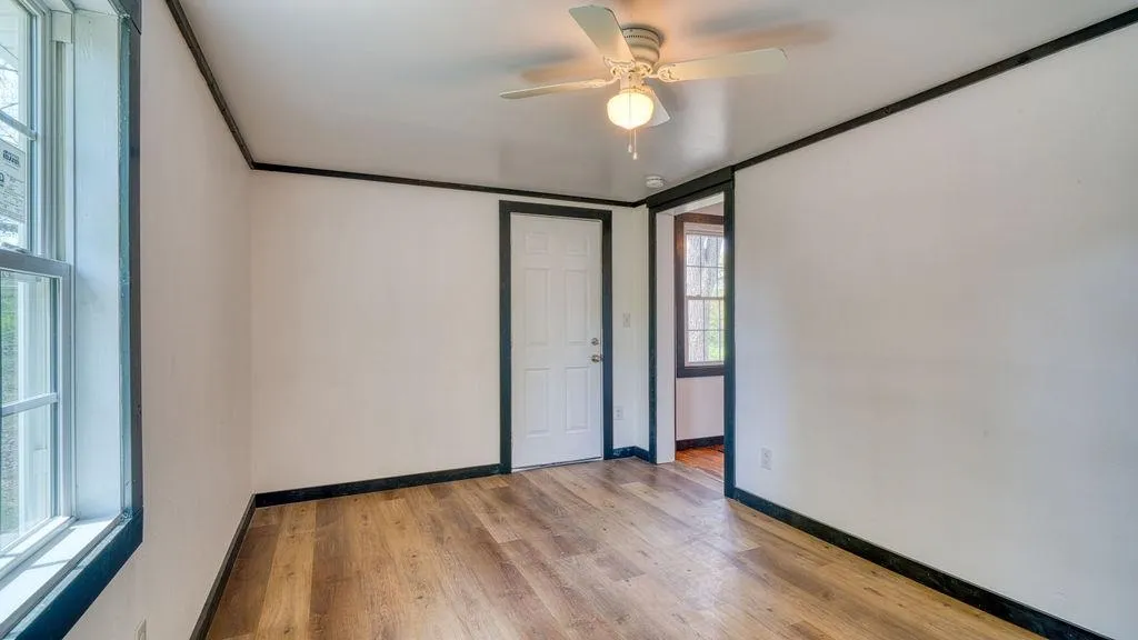 Property at 1205  Sims - Image 7
