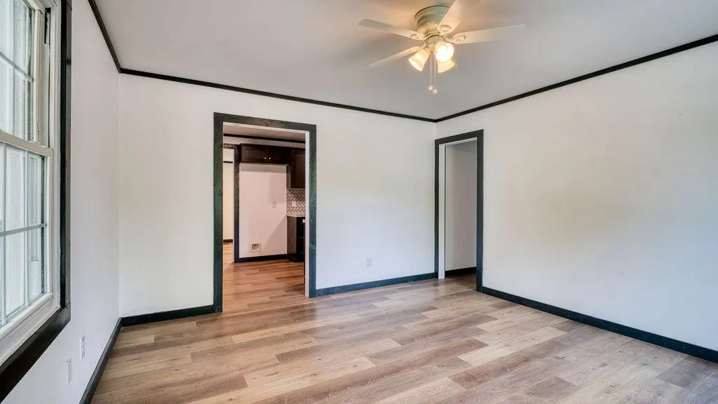 Property at 1205  Sims - Image 9