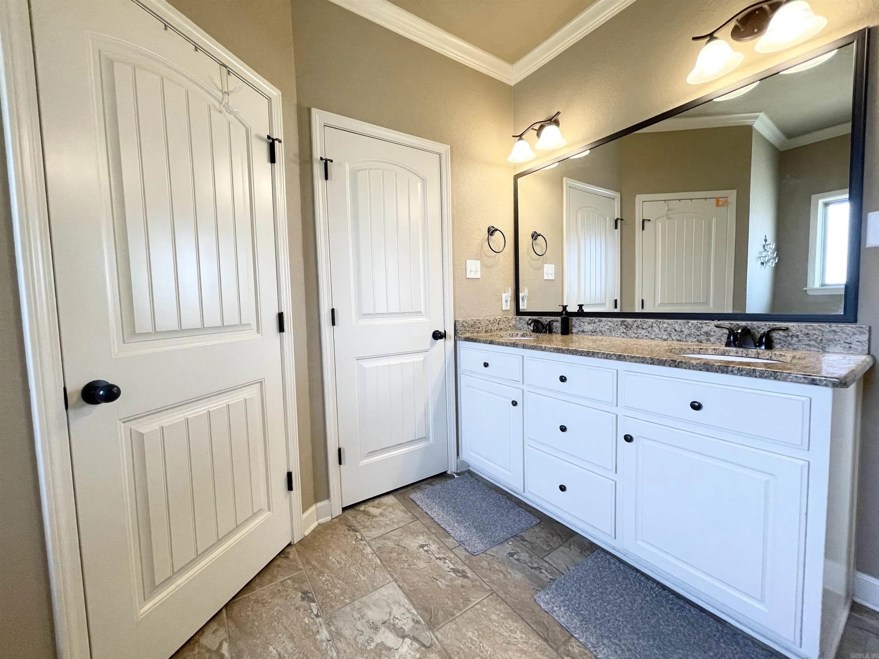 Property at 732  Mango - Image 25