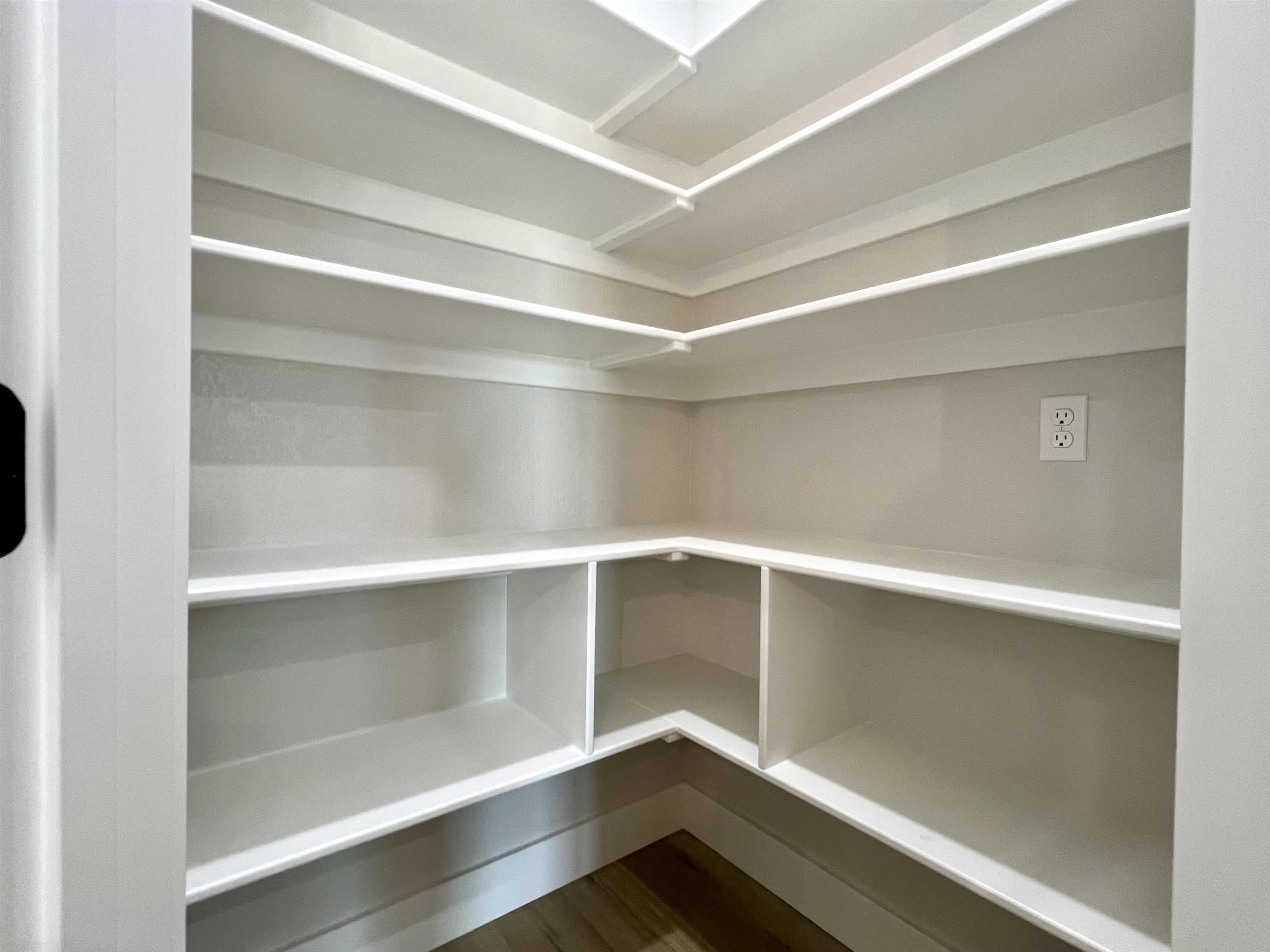 Property at 1217  Stella - Image 9