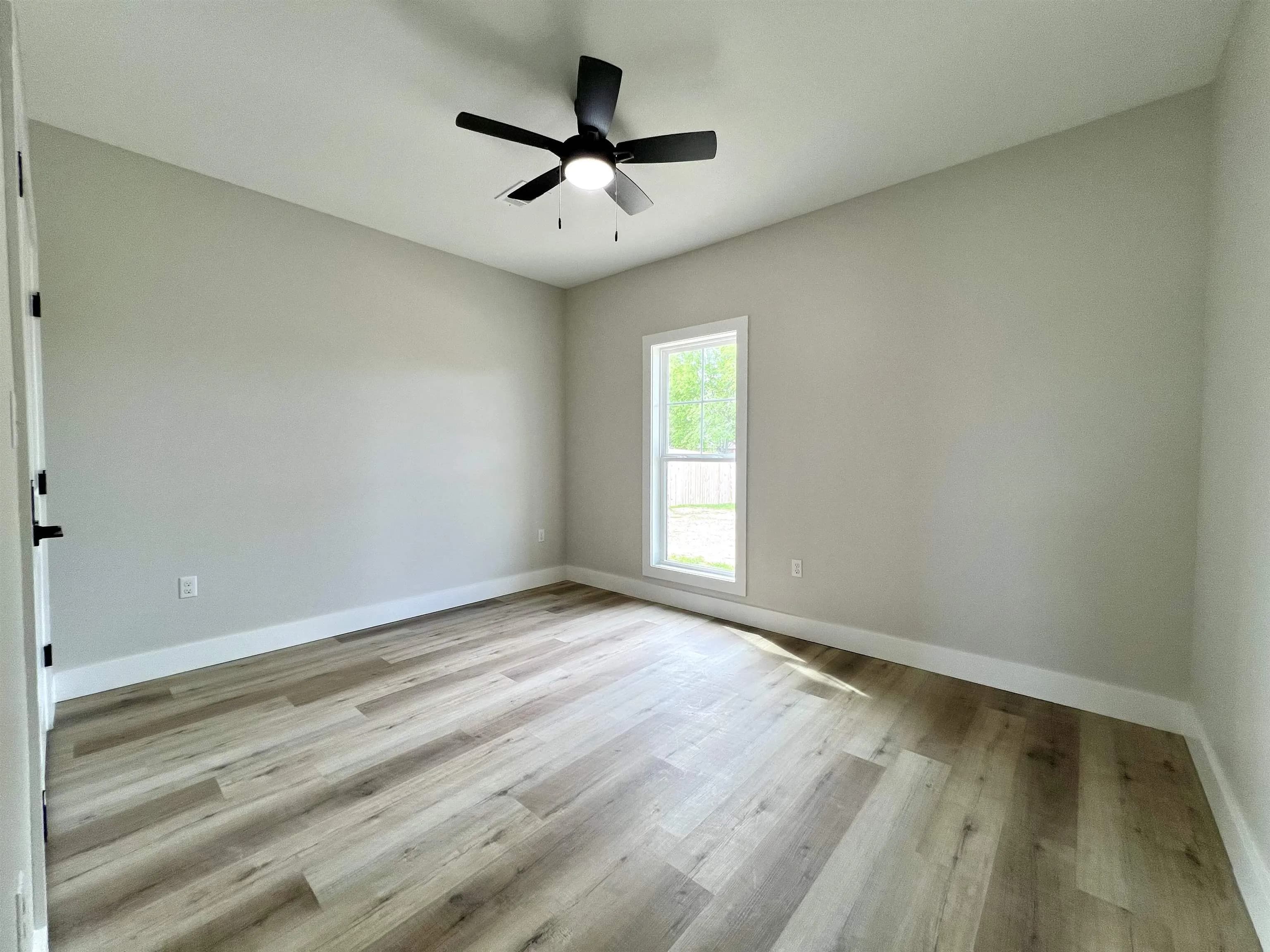 Property at 1217  Stella - Image 22