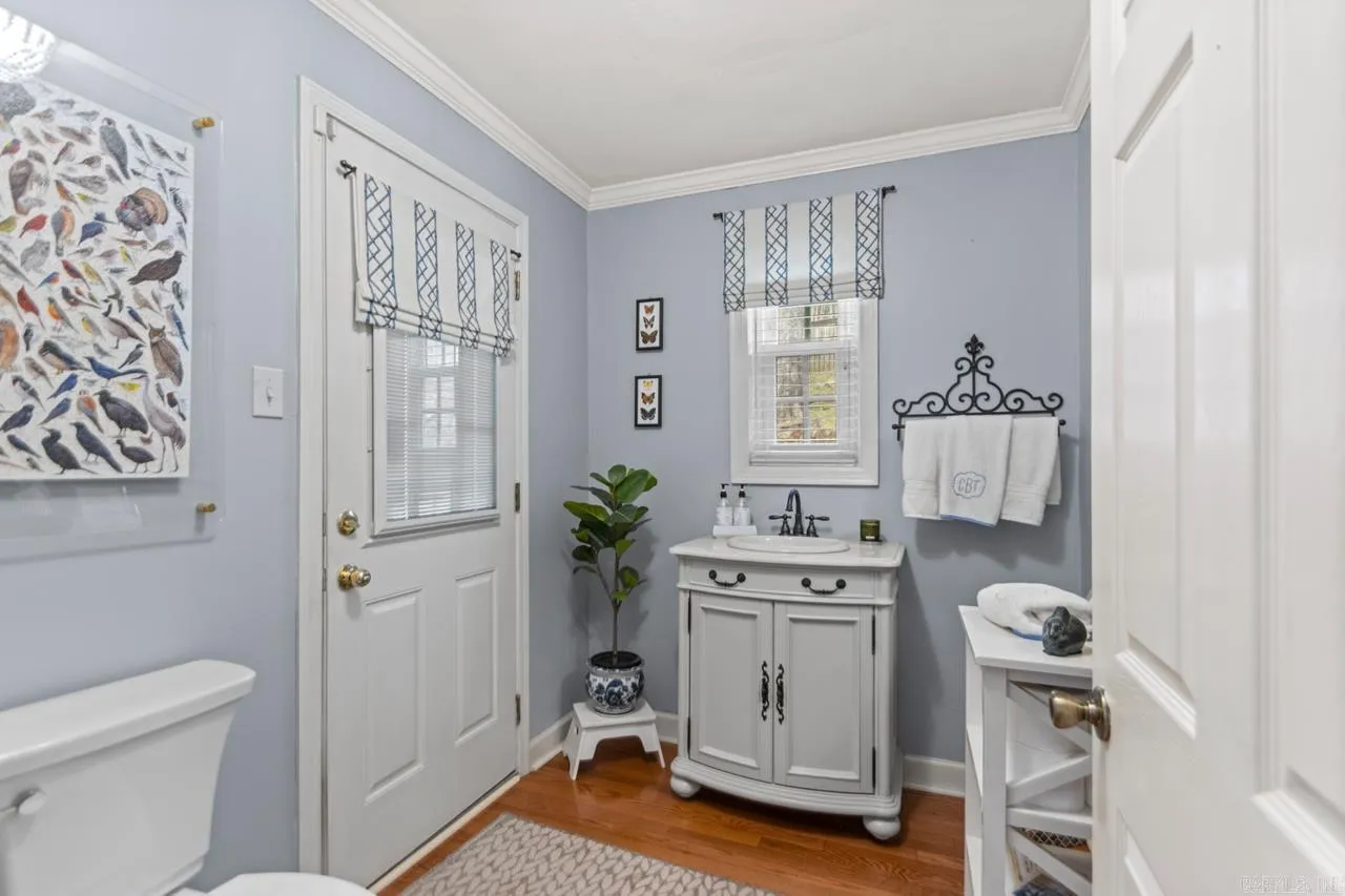 Property at 5400  Southwood - Image 9