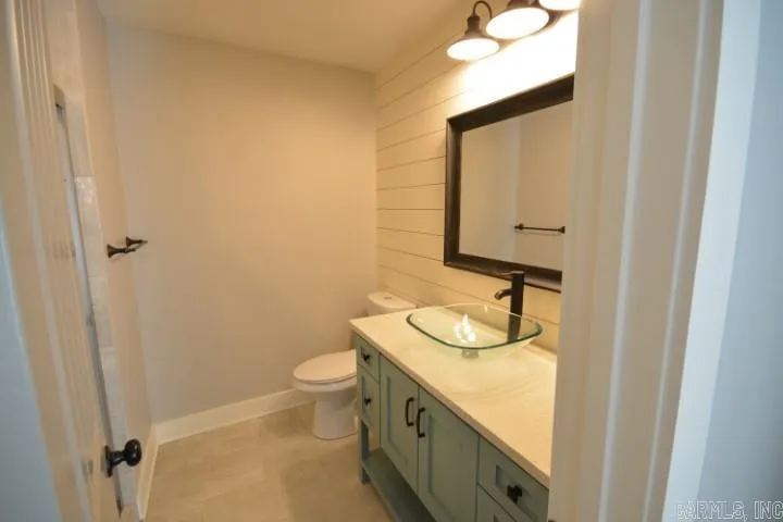 Property at 12904  Southridge - Image 23
