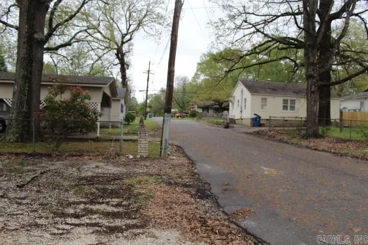 Property at 1612  Grant - Image 20
