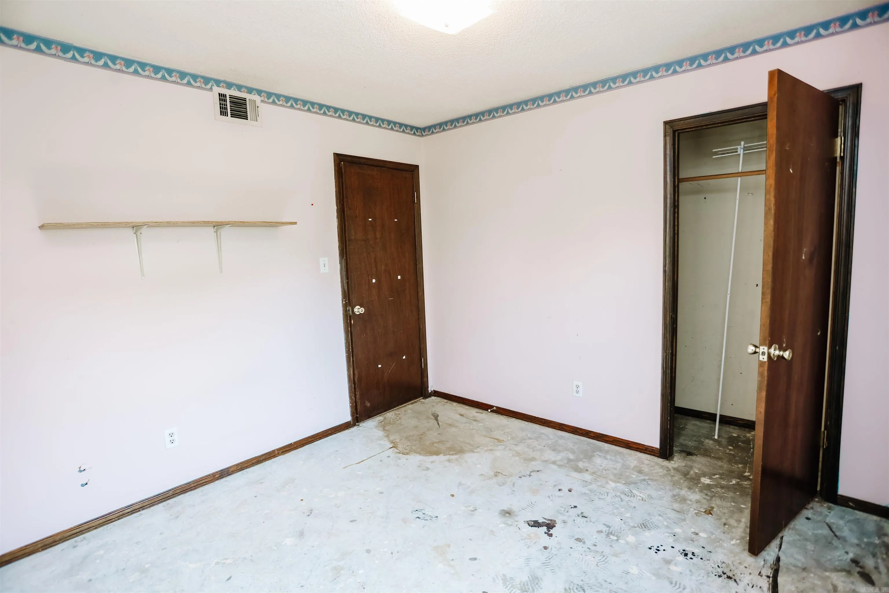 Property at 1209 S Hartford - Image 13