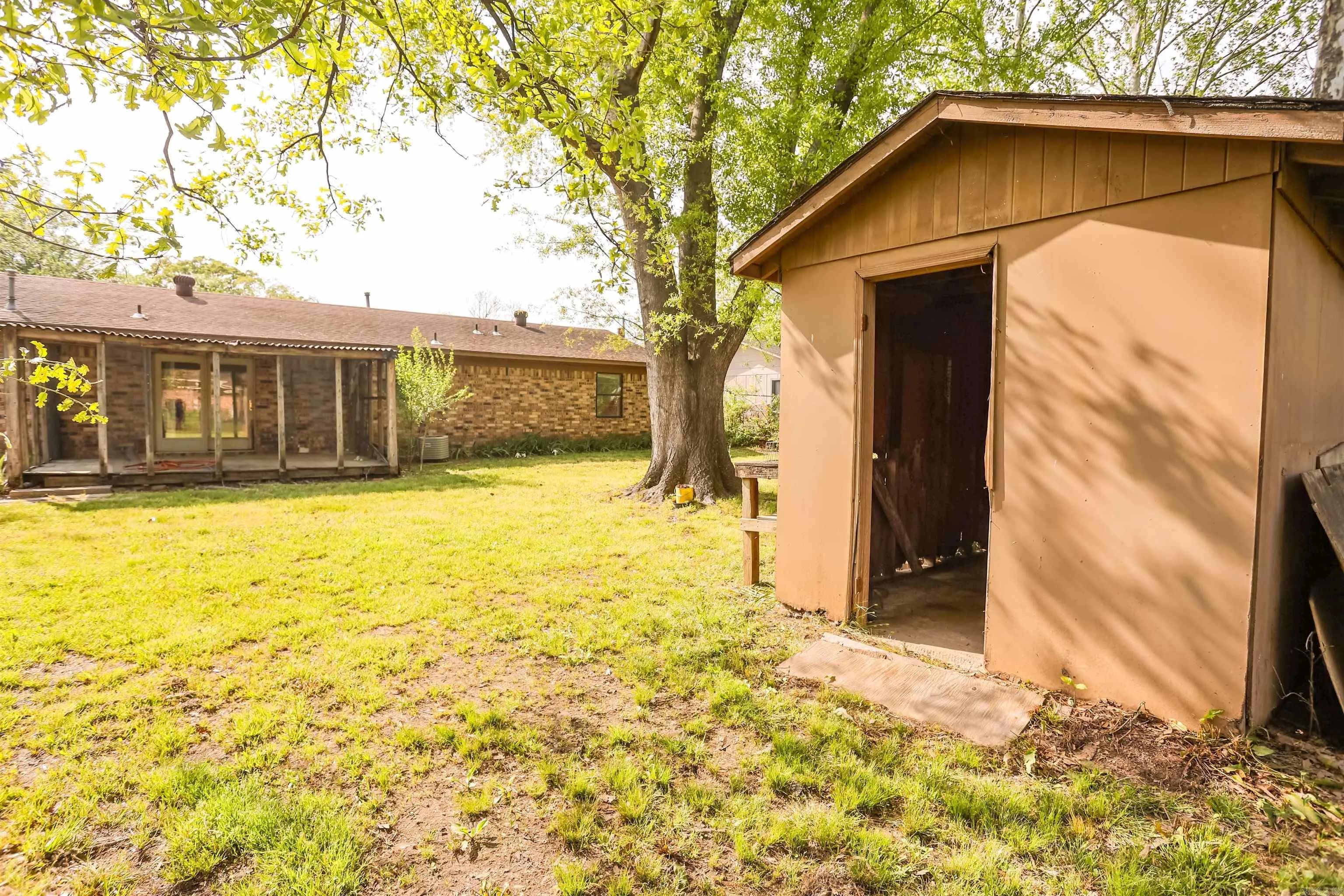 Property at 1209 S Hartford - Image 16