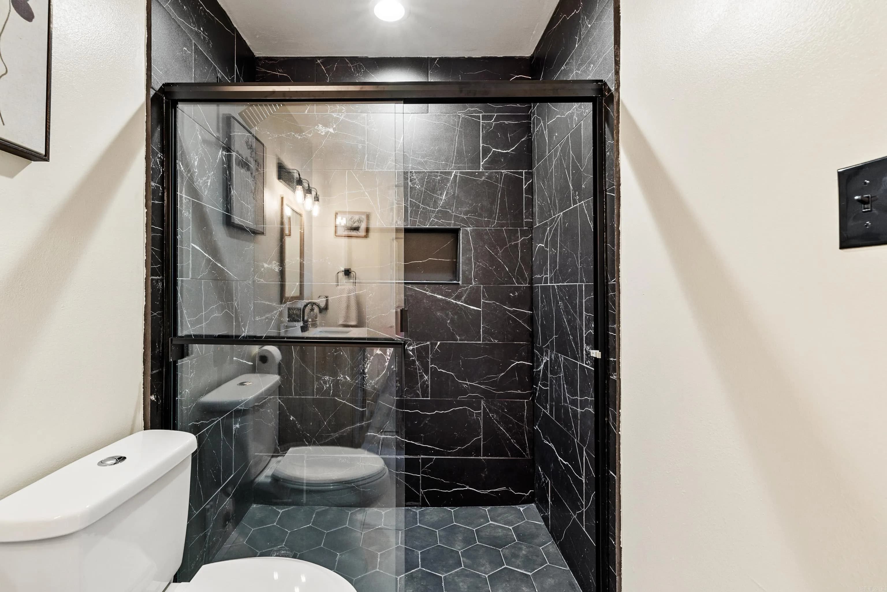 Property at 3206  Andrew dr - Image 16