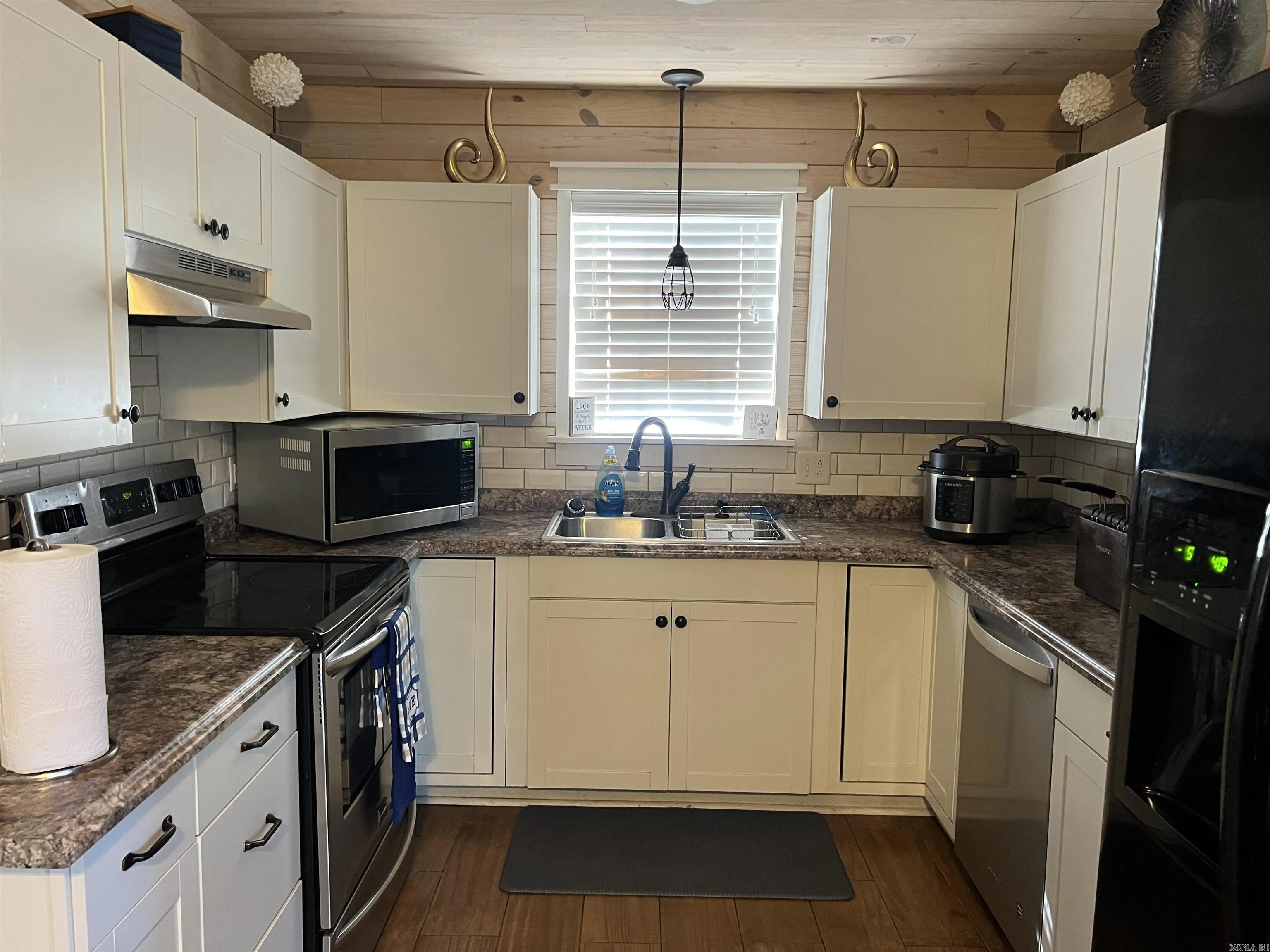 Property at 2609  Sherwood forest - Image 4