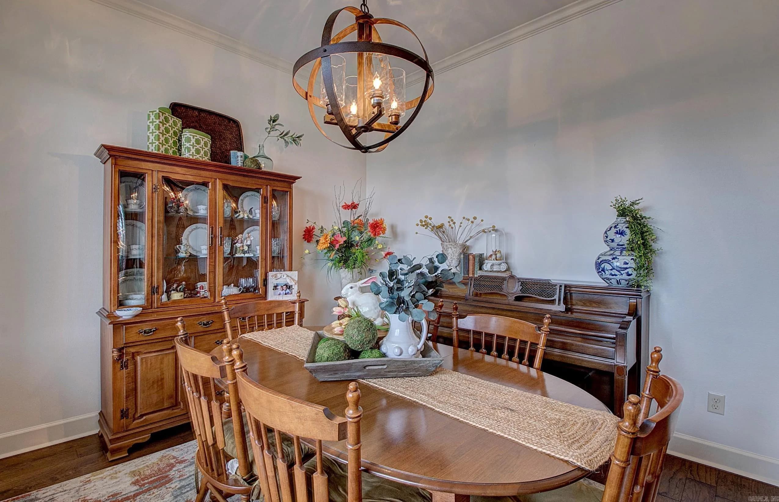Property at 2136  Avondale - Image 20