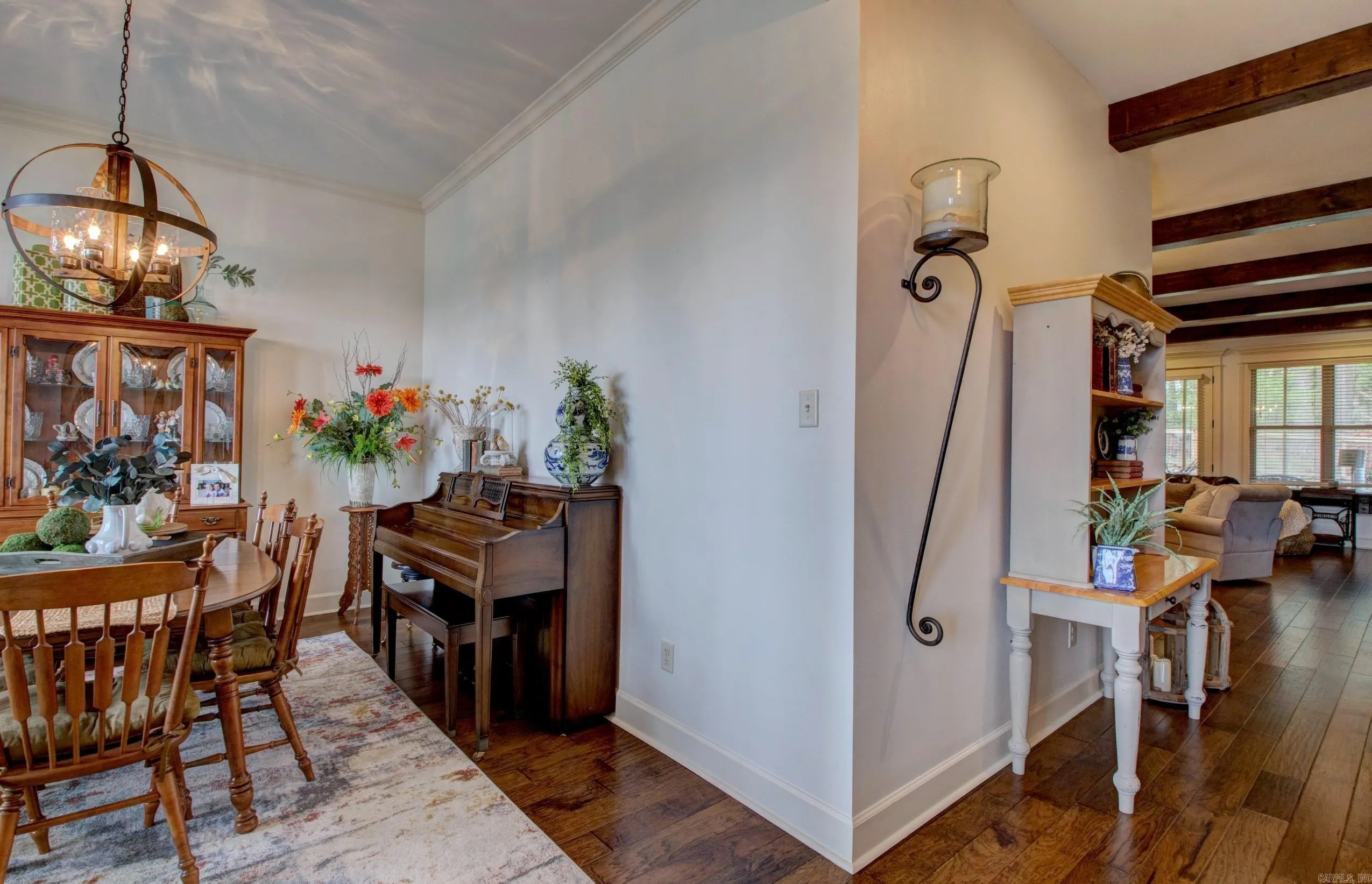 Property at 2136  Avondale - Image 22