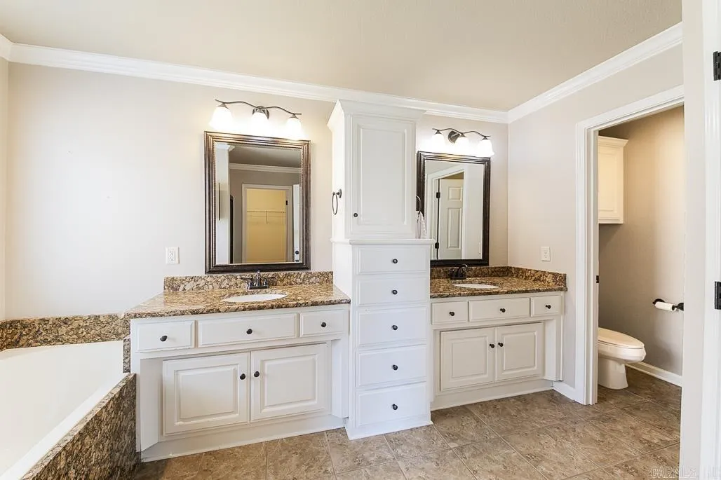 Property at 608  Running creek - Image 27