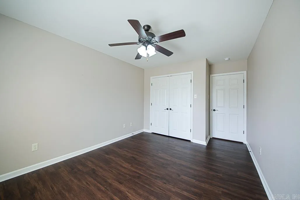 Property at 608  Running creek - Image 33