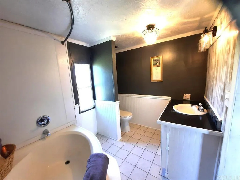 Property at 887  Annette - Image 12