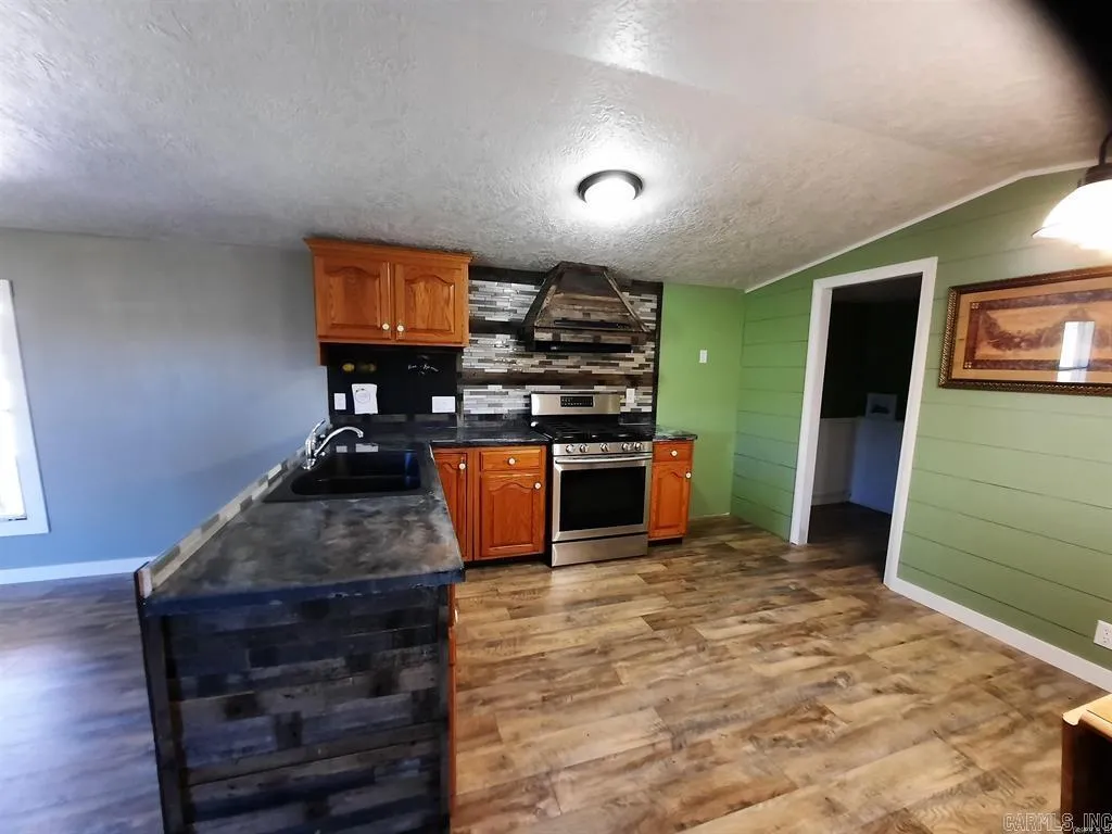 Property at 887  Annette - Image 17