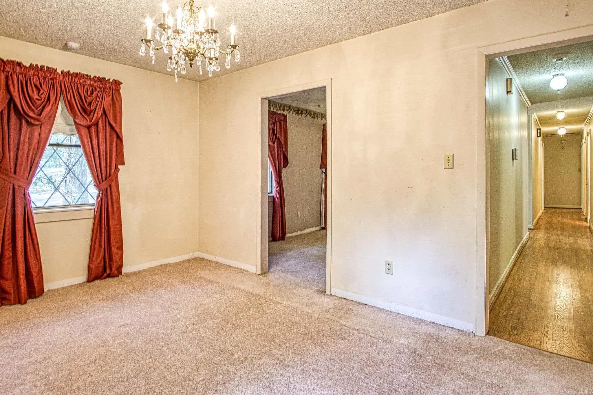 Property at 1912  Cedarhurst - Image 9