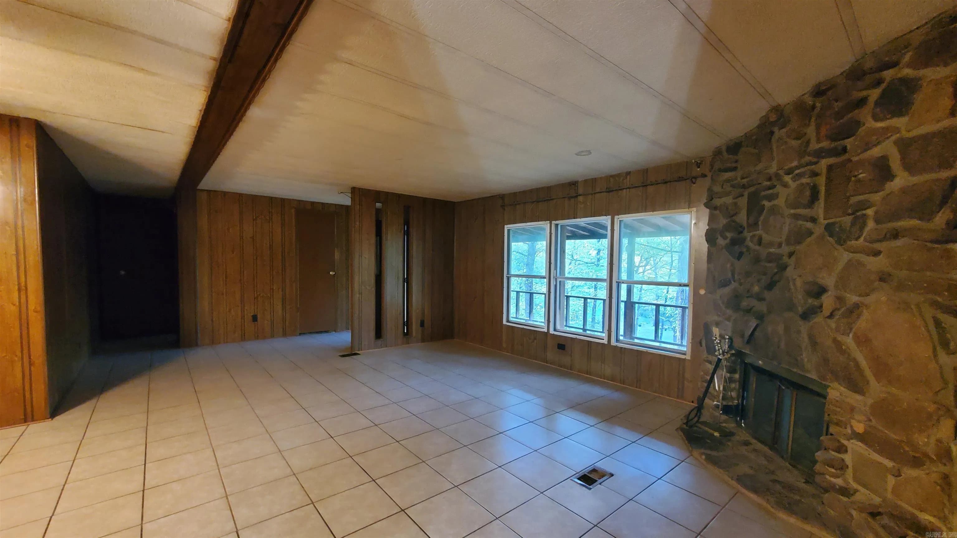 Property at 949  Cove creek - Image 22