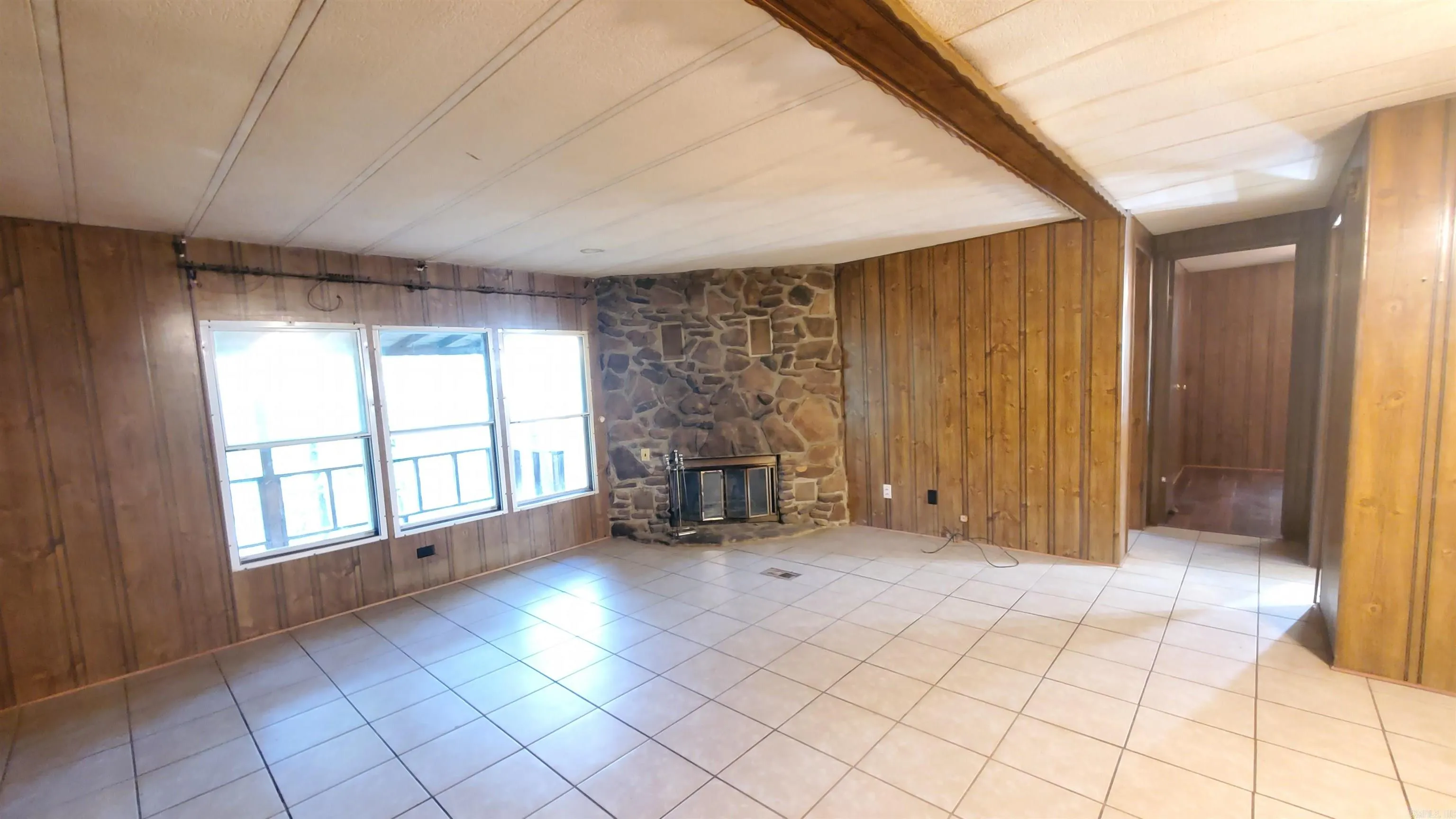 Property at 949  Cove creek - Image 19