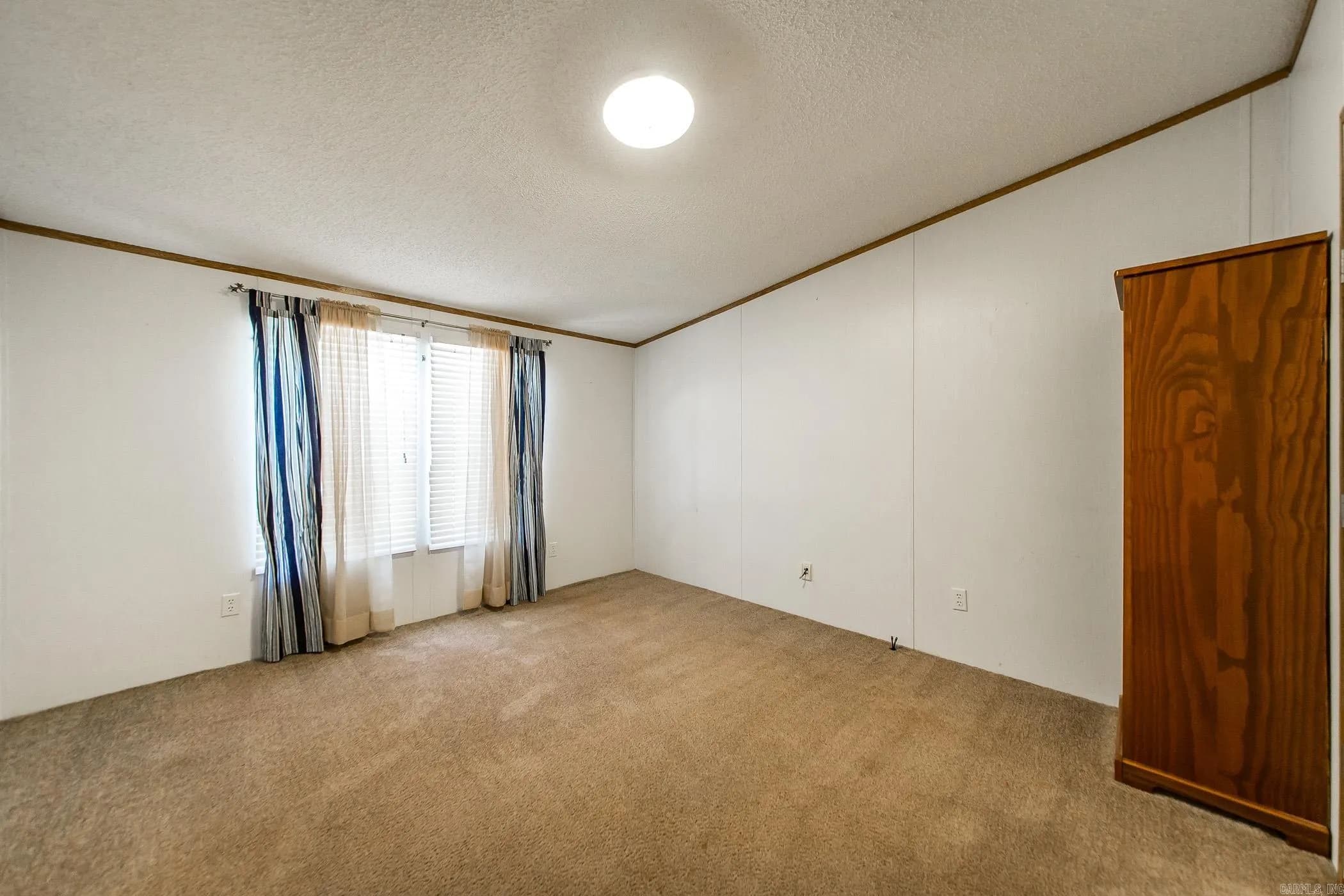 Property at 115  Lakeside dr. - Image 29