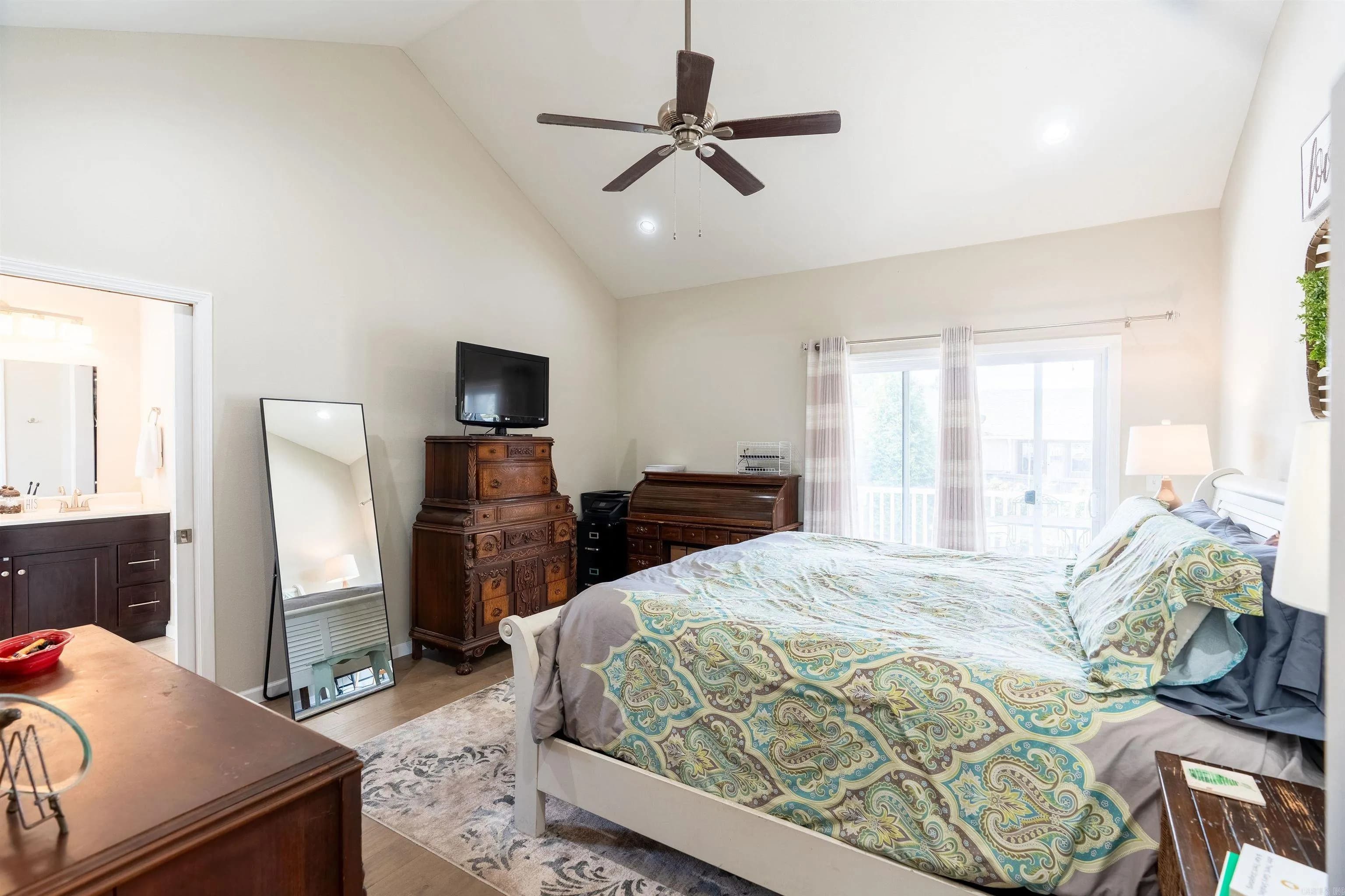 Property at 1868  Westgate - Image 16