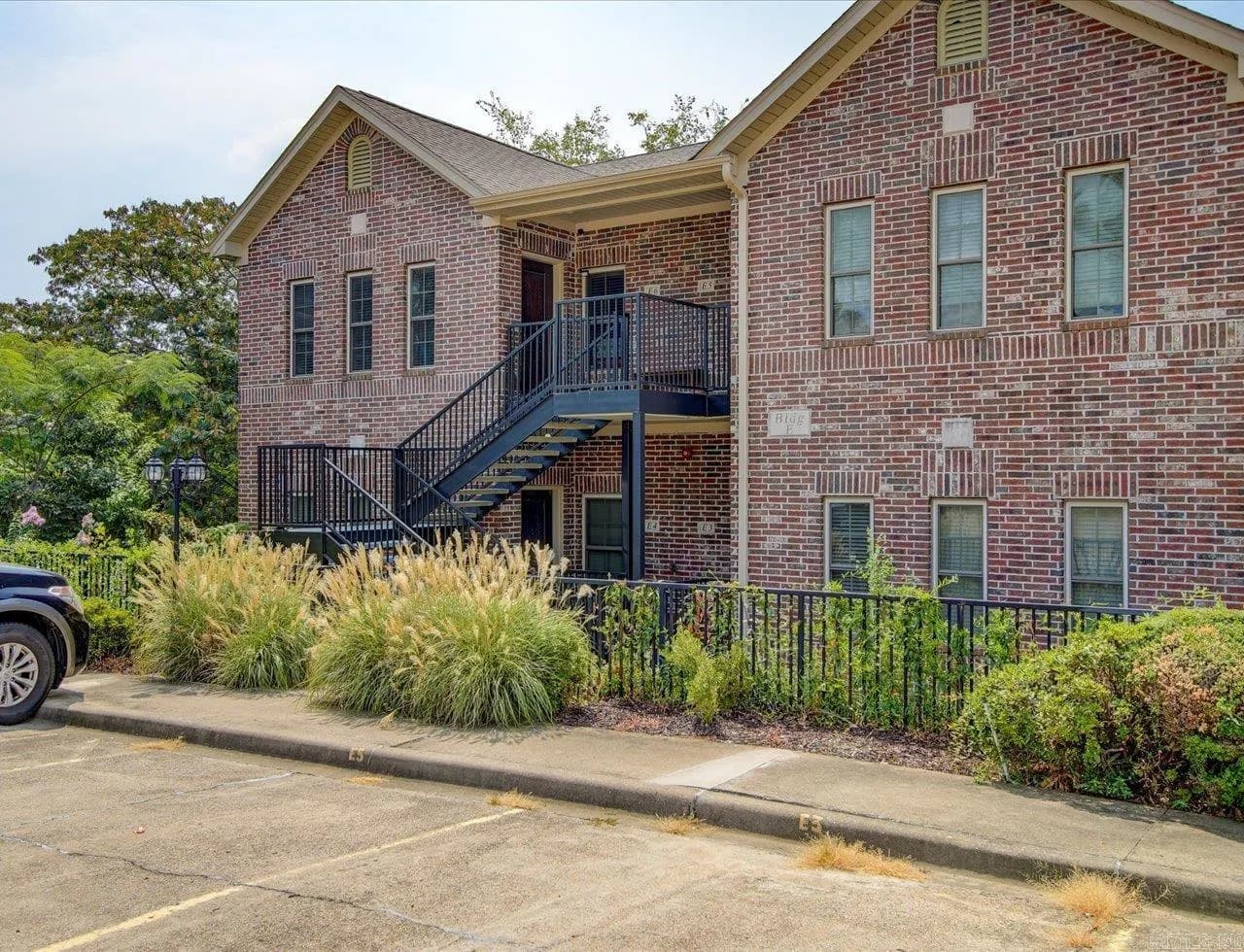 Property at 503  Lakeland dr e-6, E-6 - Image 2