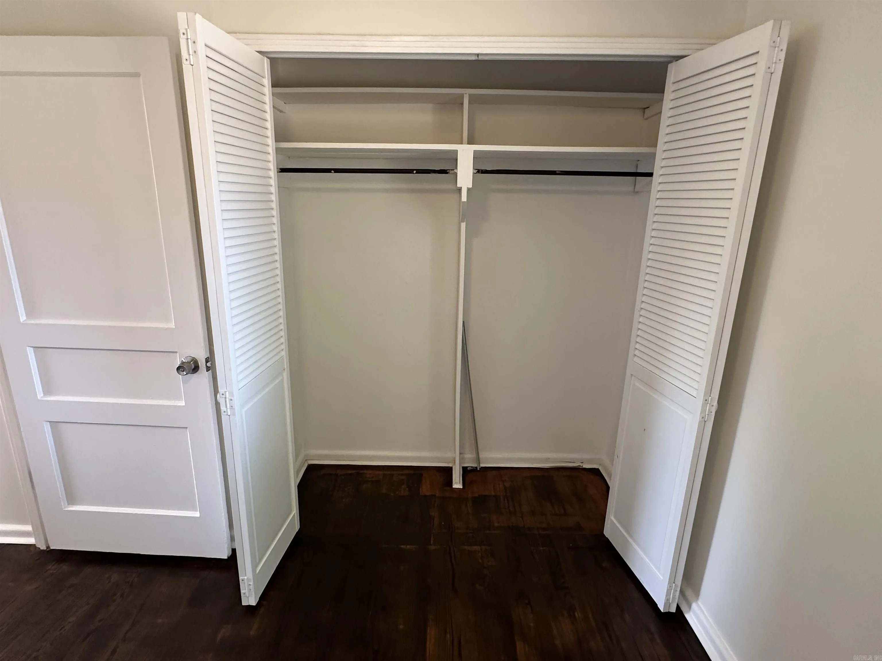 Property at 6  Ivy - Image 13