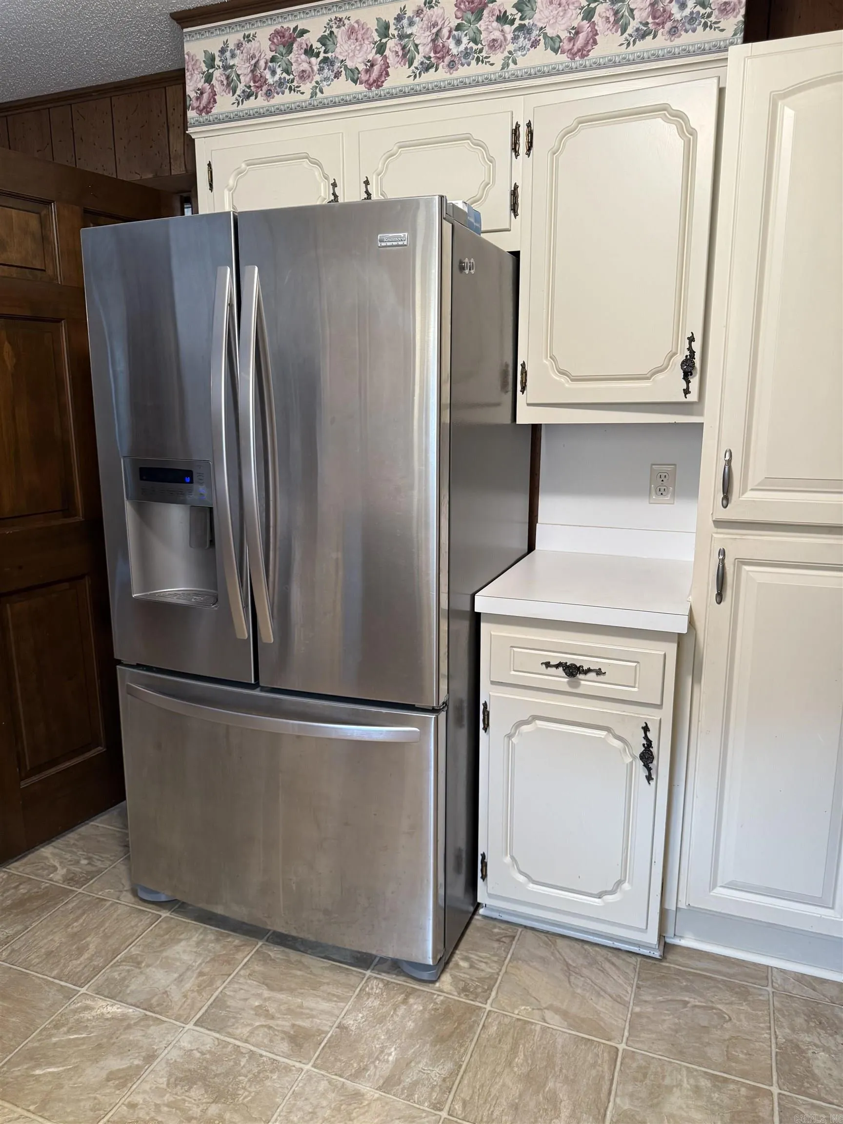 Property at 23  Dalewood - Image 6