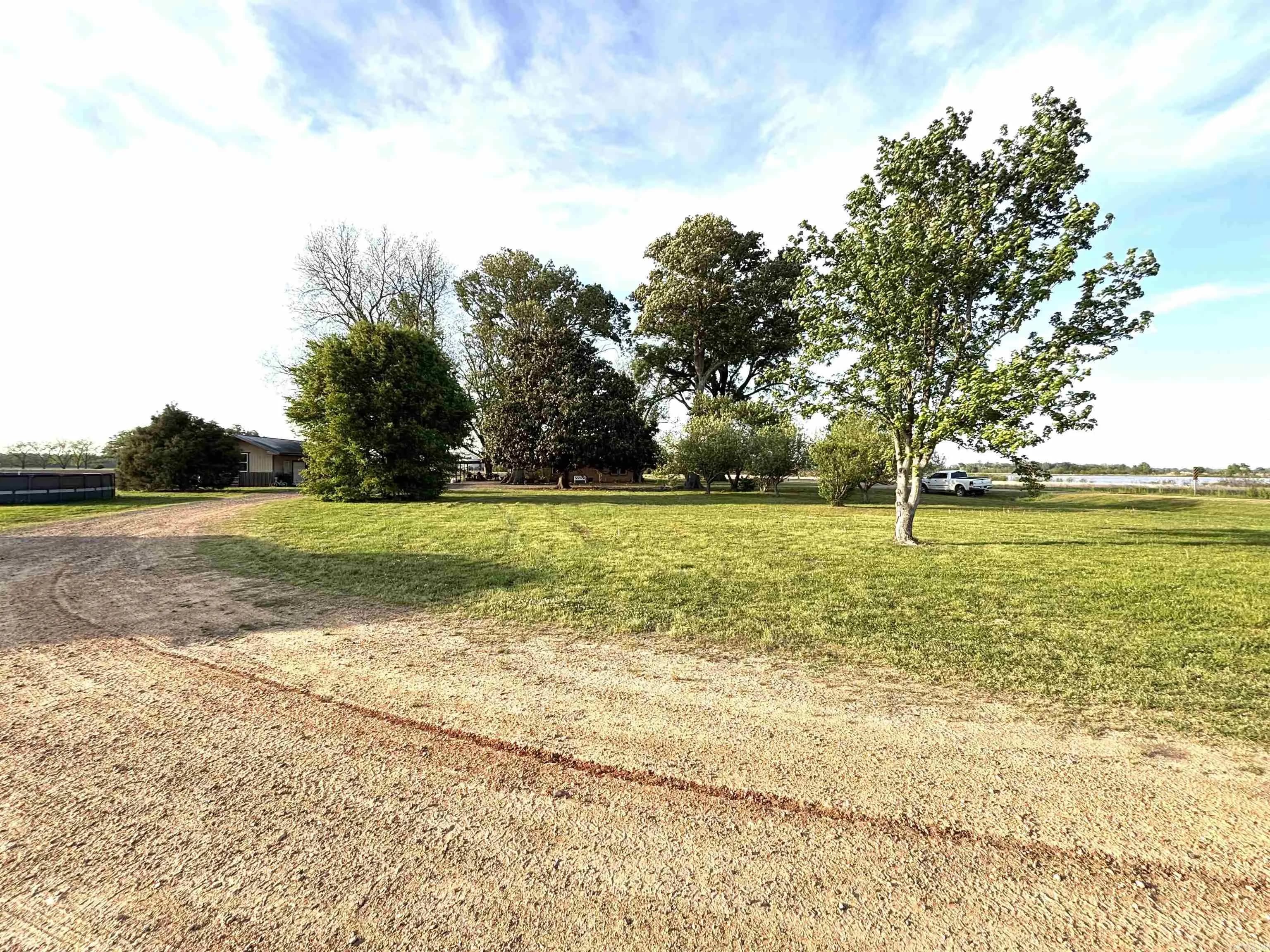 Property at 10011 N 293 - Image 3