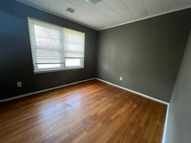 Property at 1102 W Thompson - Image 7