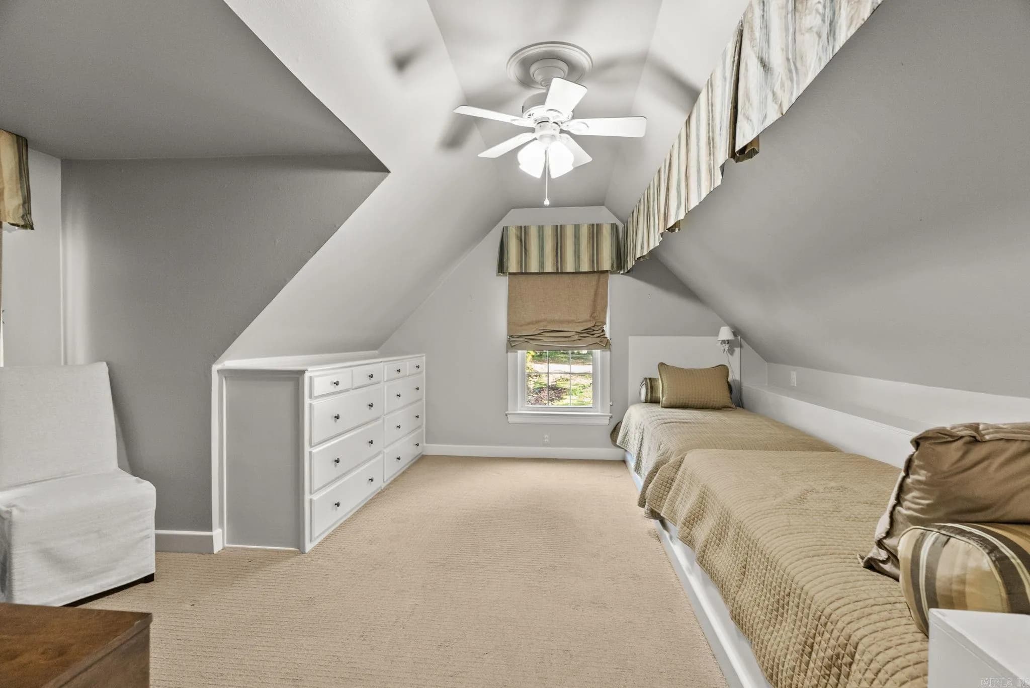 Property at 5715  Hawthorne - Image 33