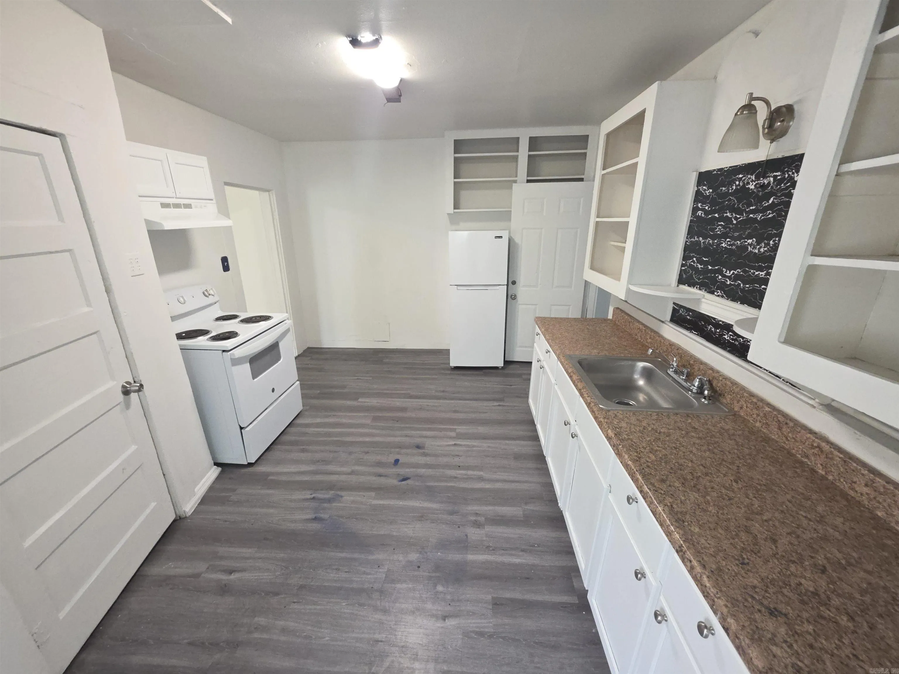 Property at 3500  Gum - Image 7