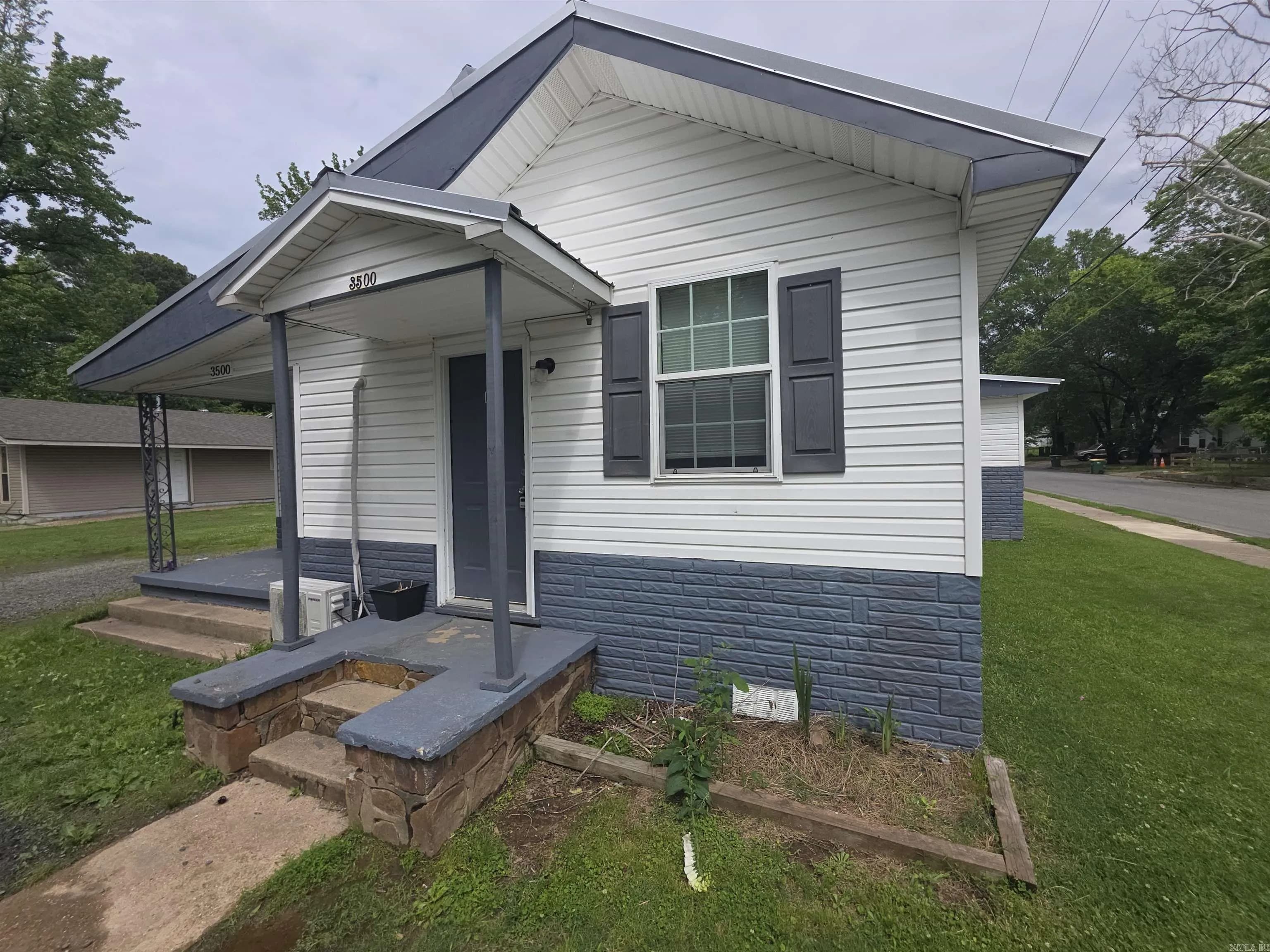 Property at 3500  Gum - Image 2