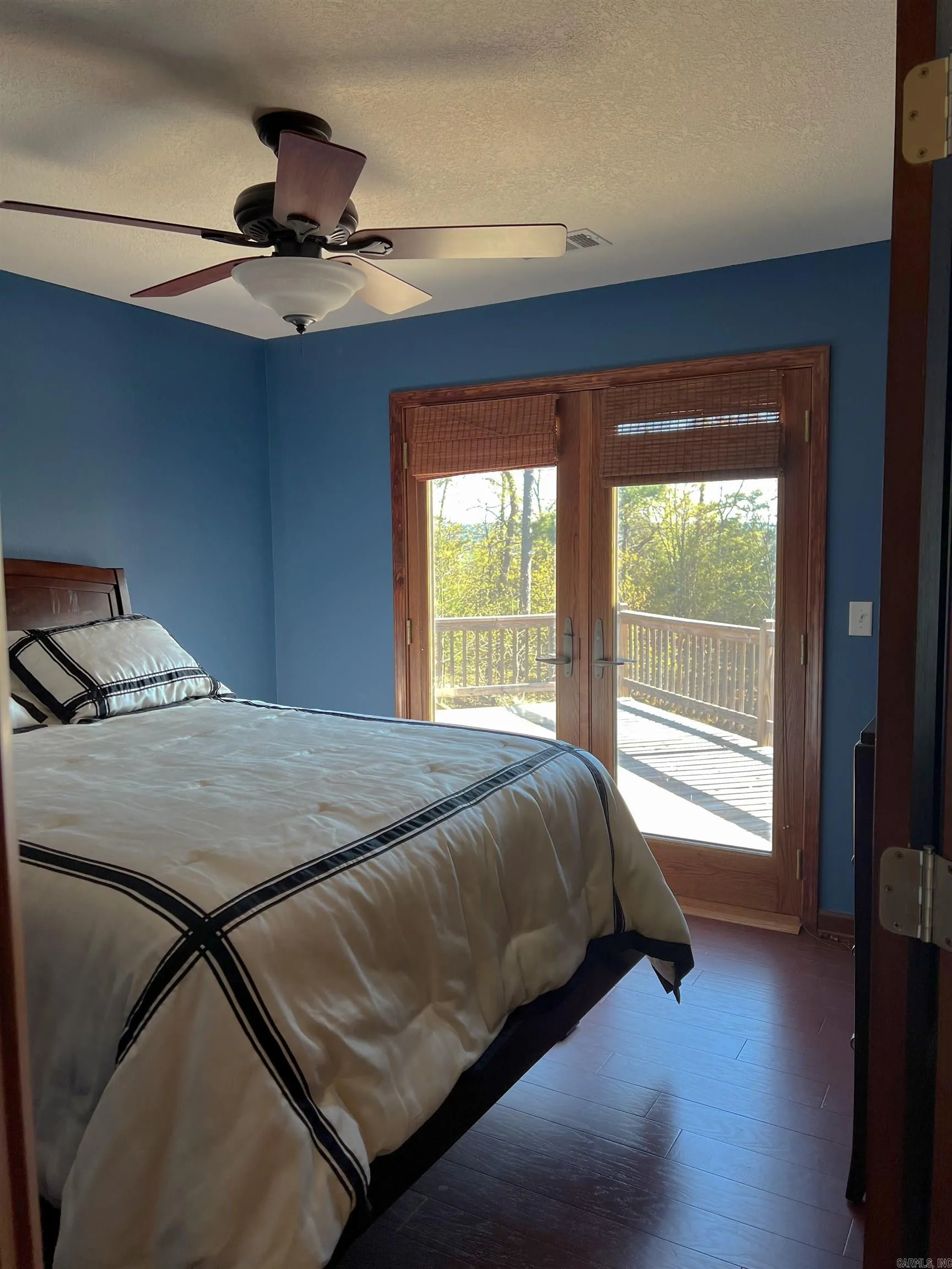 Property at 290  Island shores - Image 33