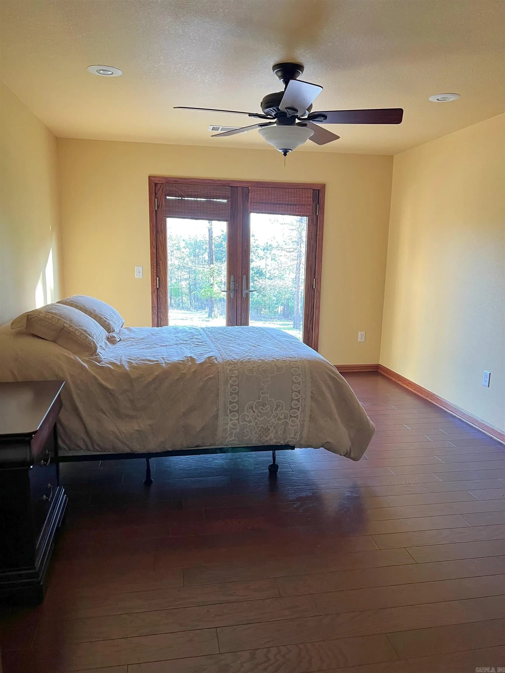 Property at 290  Island shores - Image 20