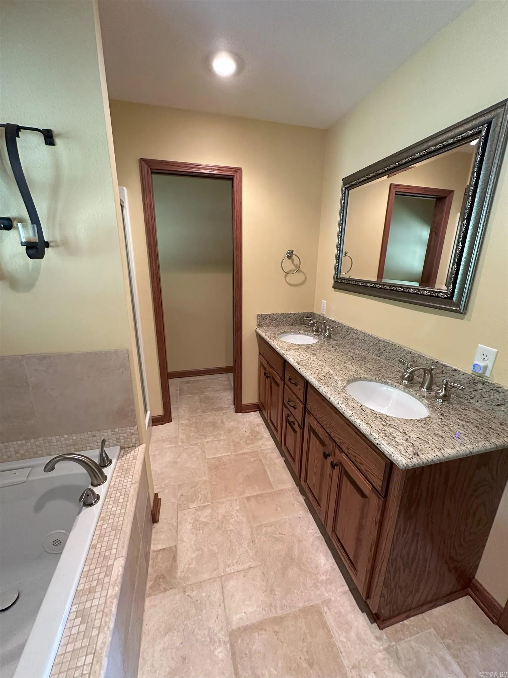 Property at 290  Island shores - Image 26