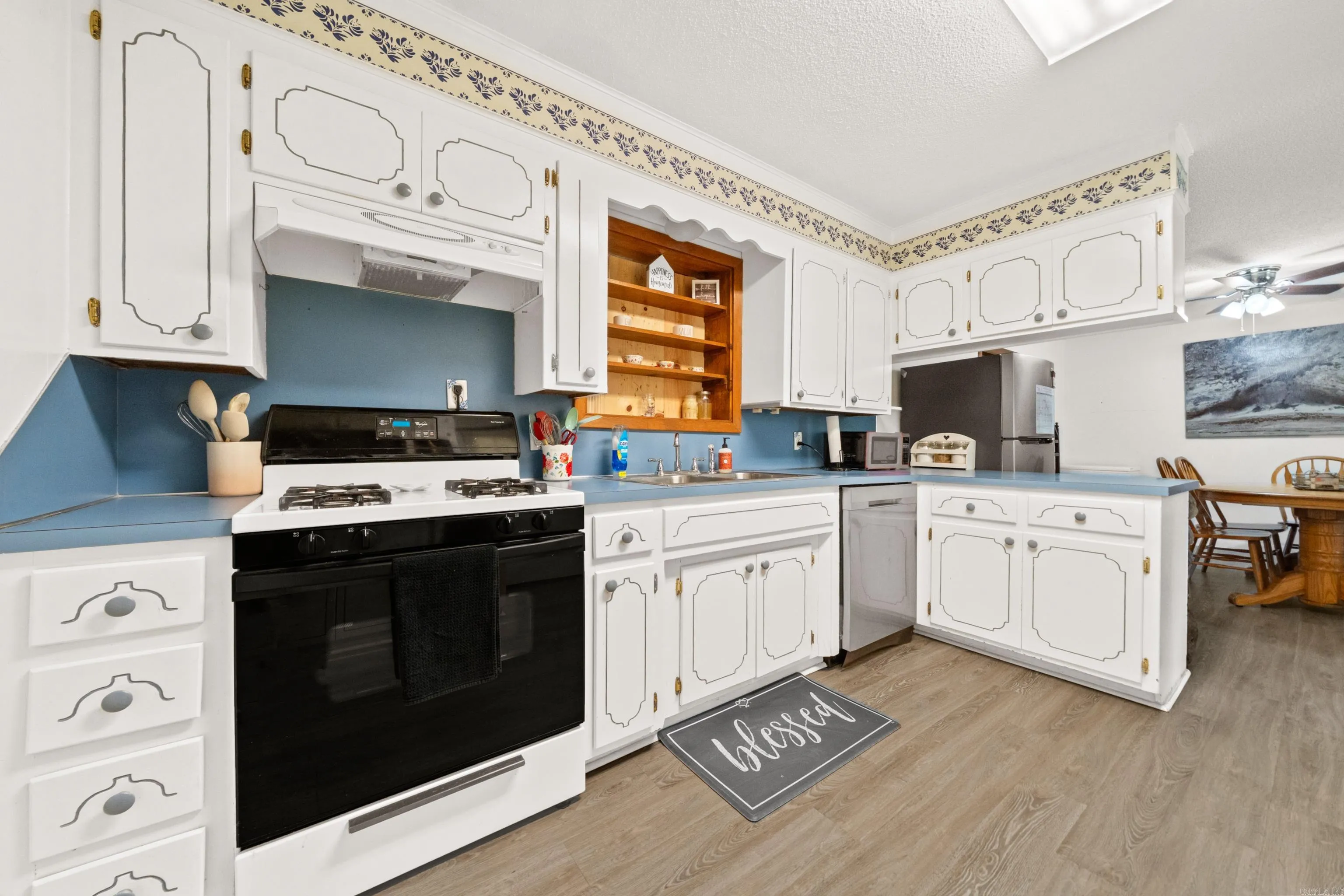 Property at 104  Brantley - Image 5