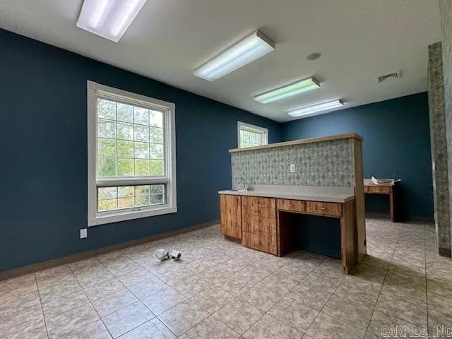 Property at 301  Country club - Image 11