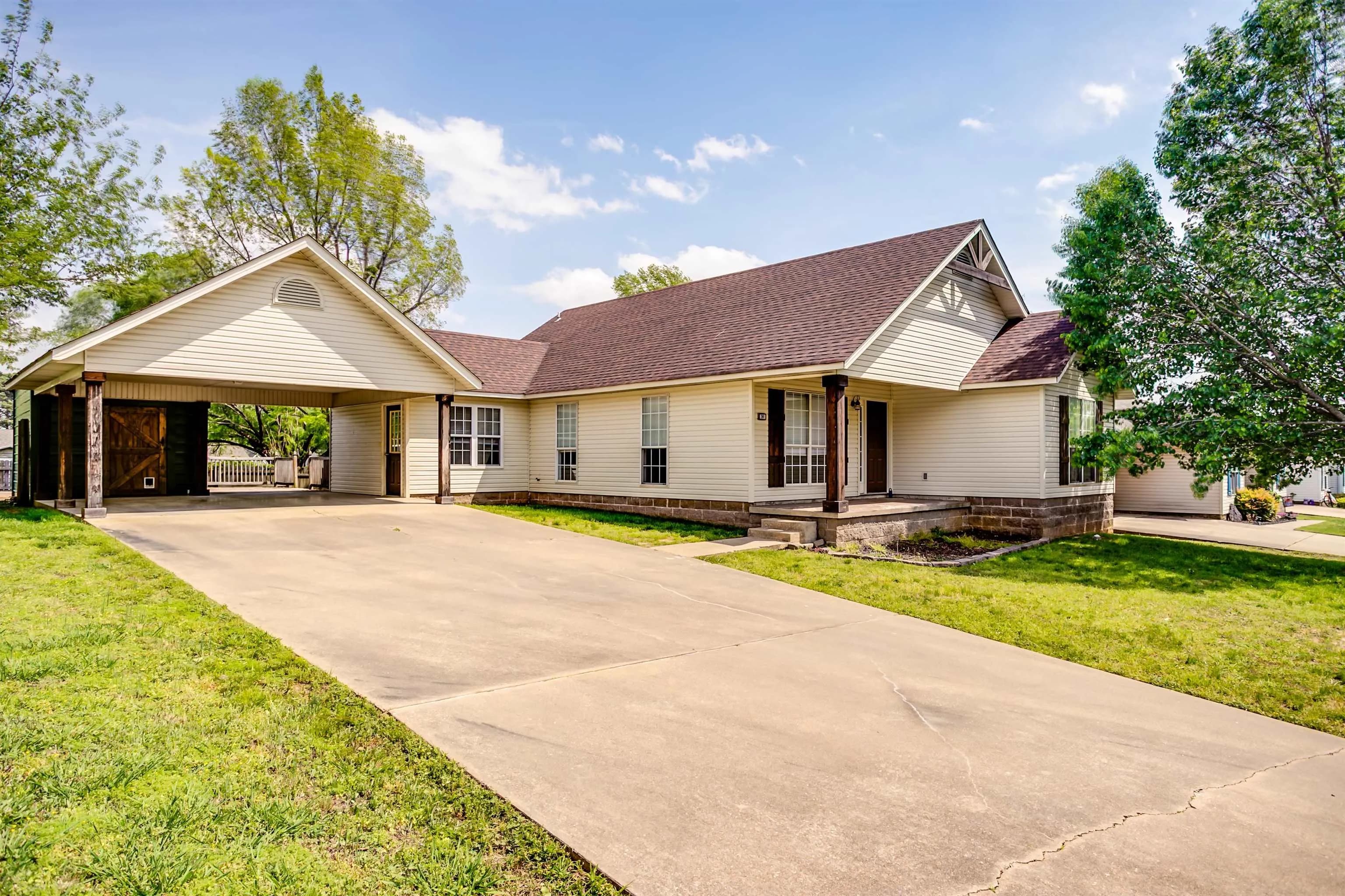 Property at 2901 N 5th street - Image 3