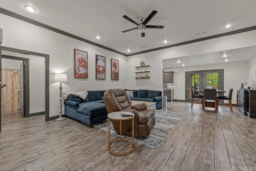 Property at 3605  Burdyshaw - Image 7