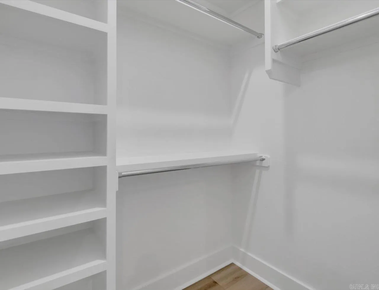 Property at 212  Diamondhead - Image 21