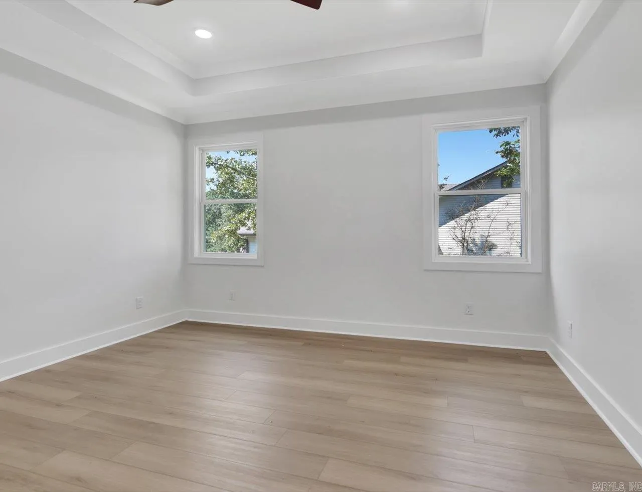 Property at 212  Diamondhead - Image 14