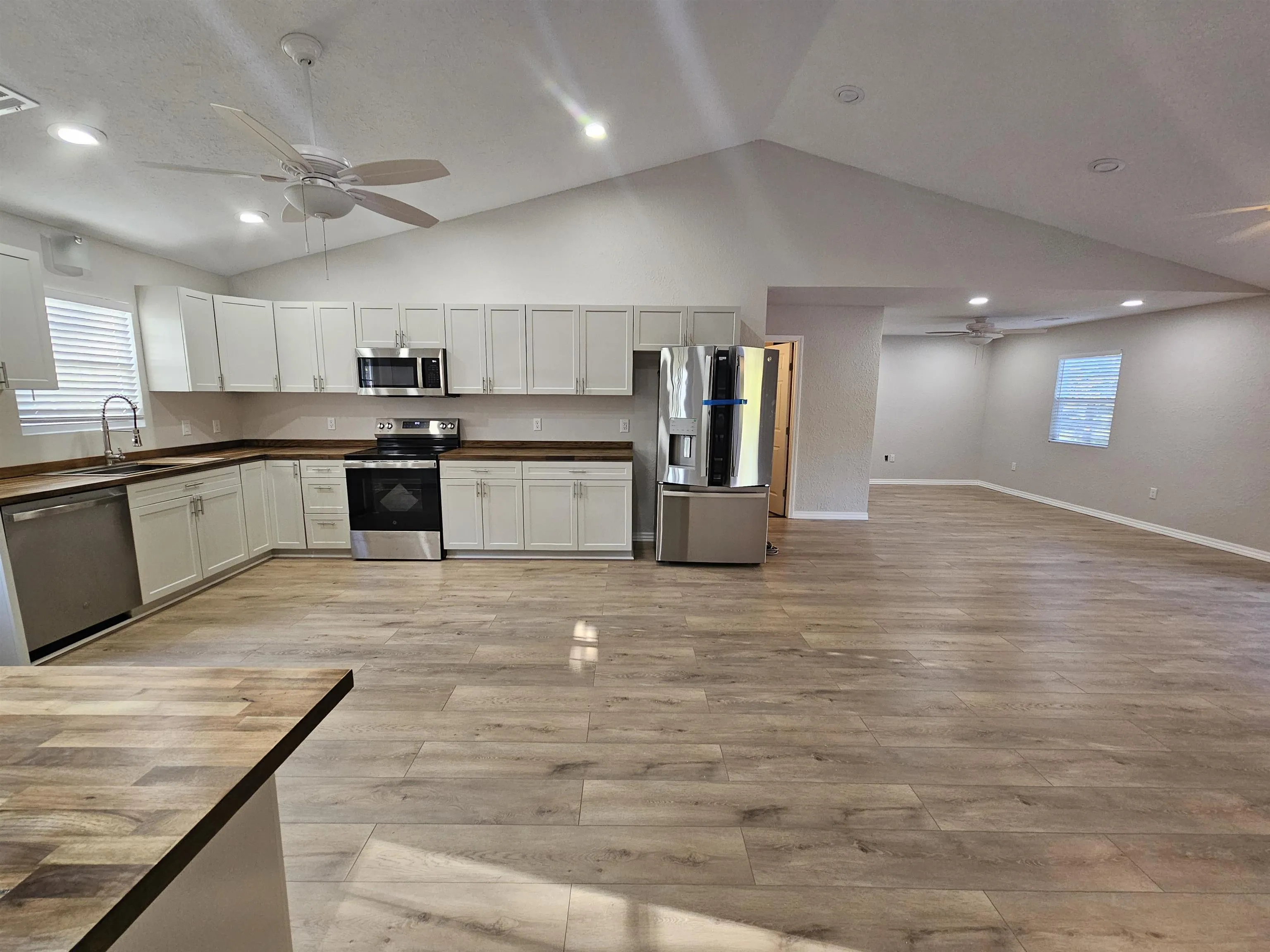 Property at 327 W Green valley - Image 3