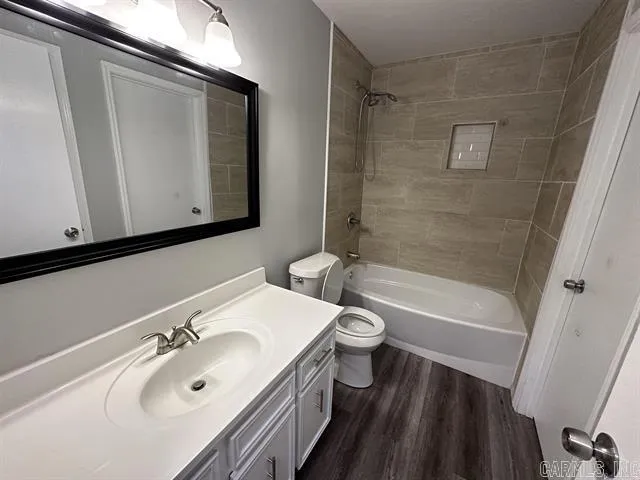 Property at 9024  Labette manor - Image 8