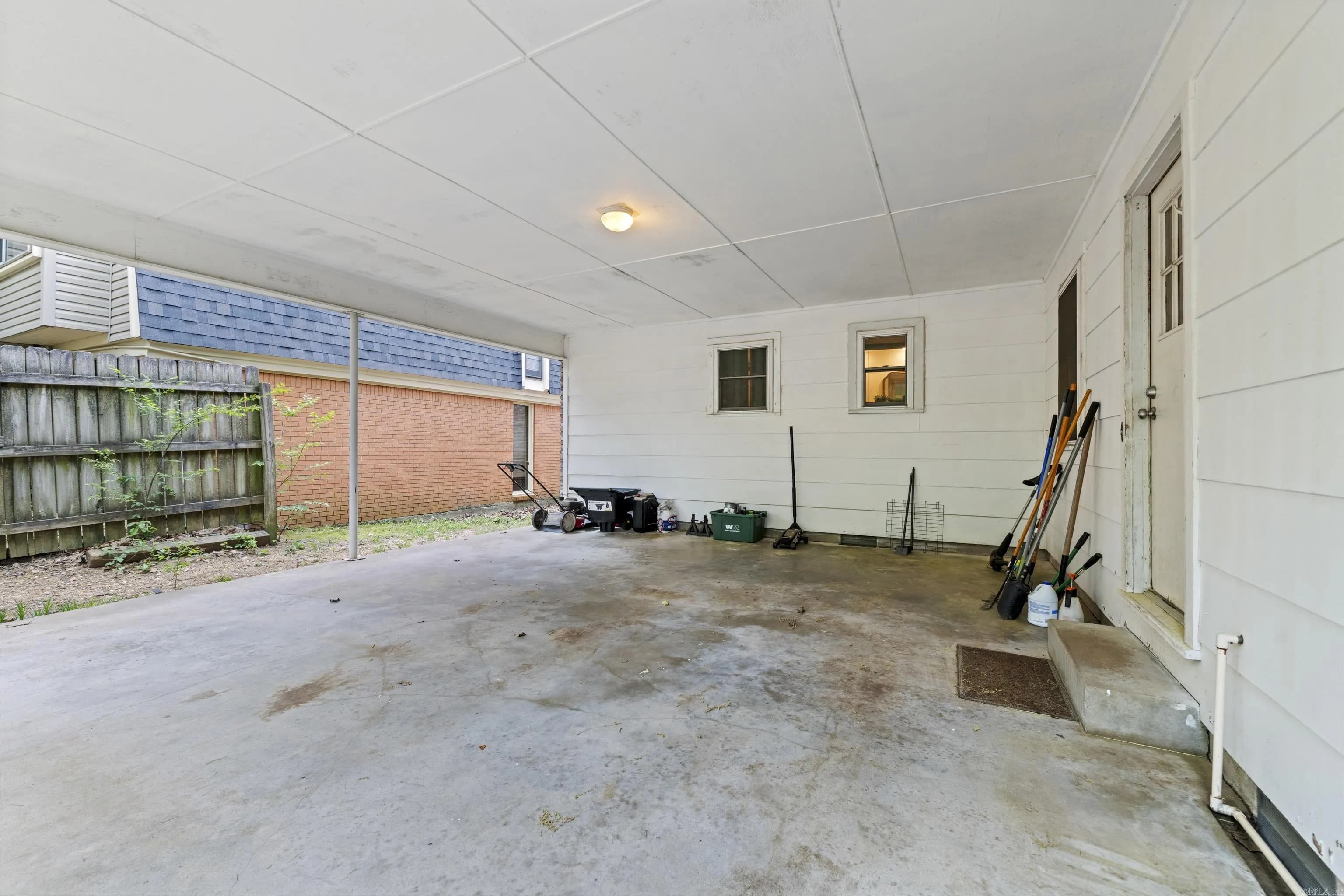 Property at 807 N Coolidge - Image 28