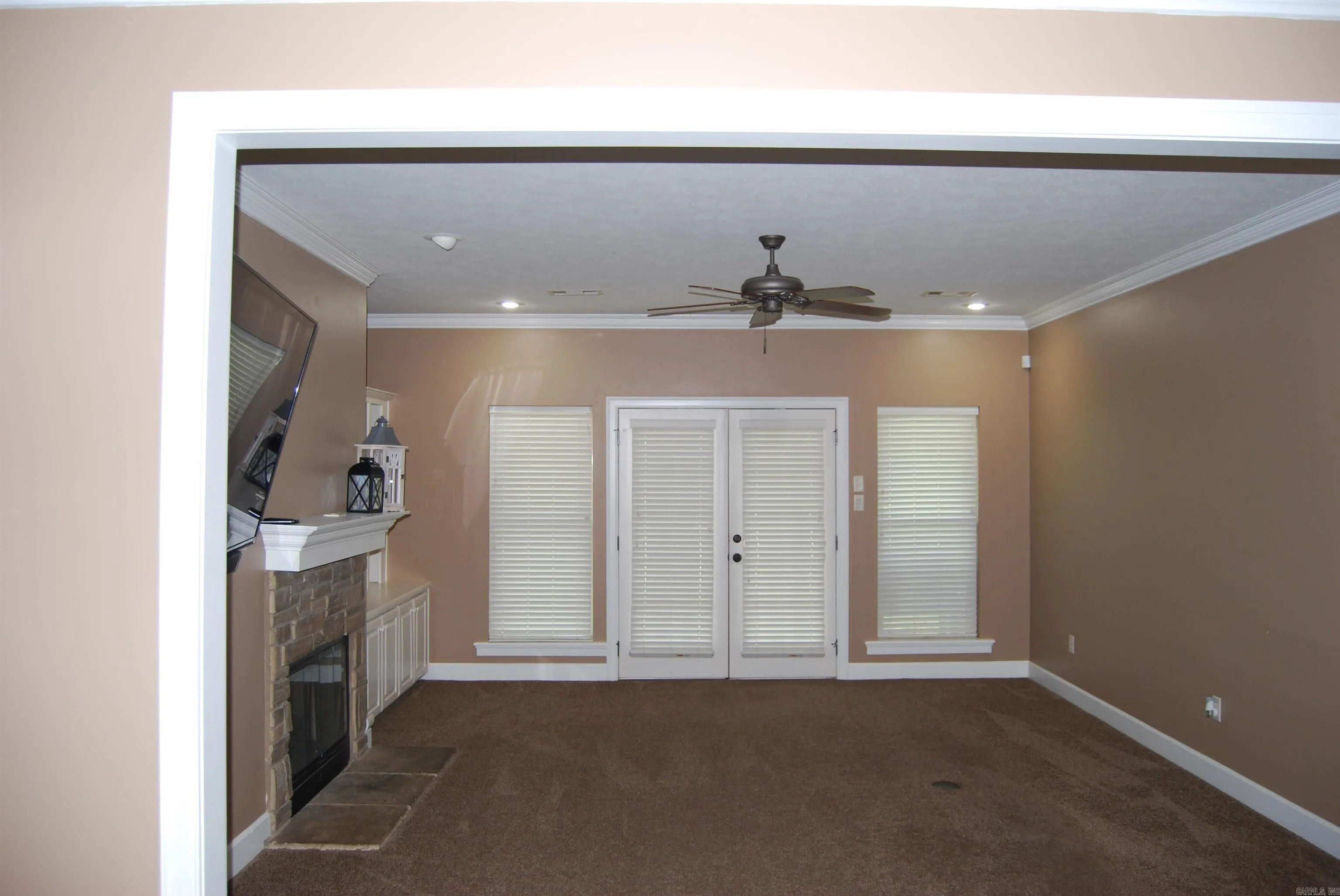 Property at 1455  Champions - Image 37