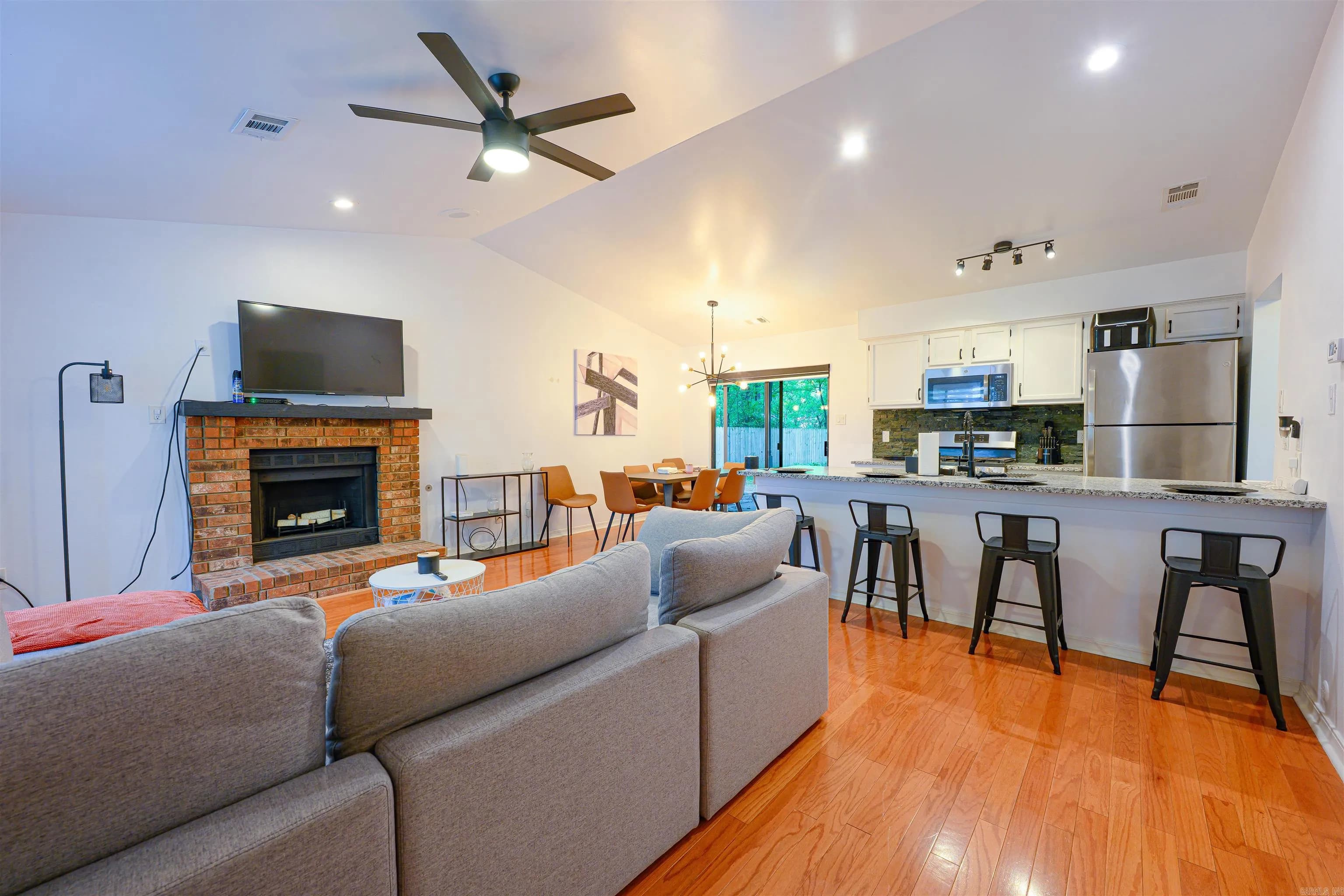 Property at 19  Pinedale circle - Image 4